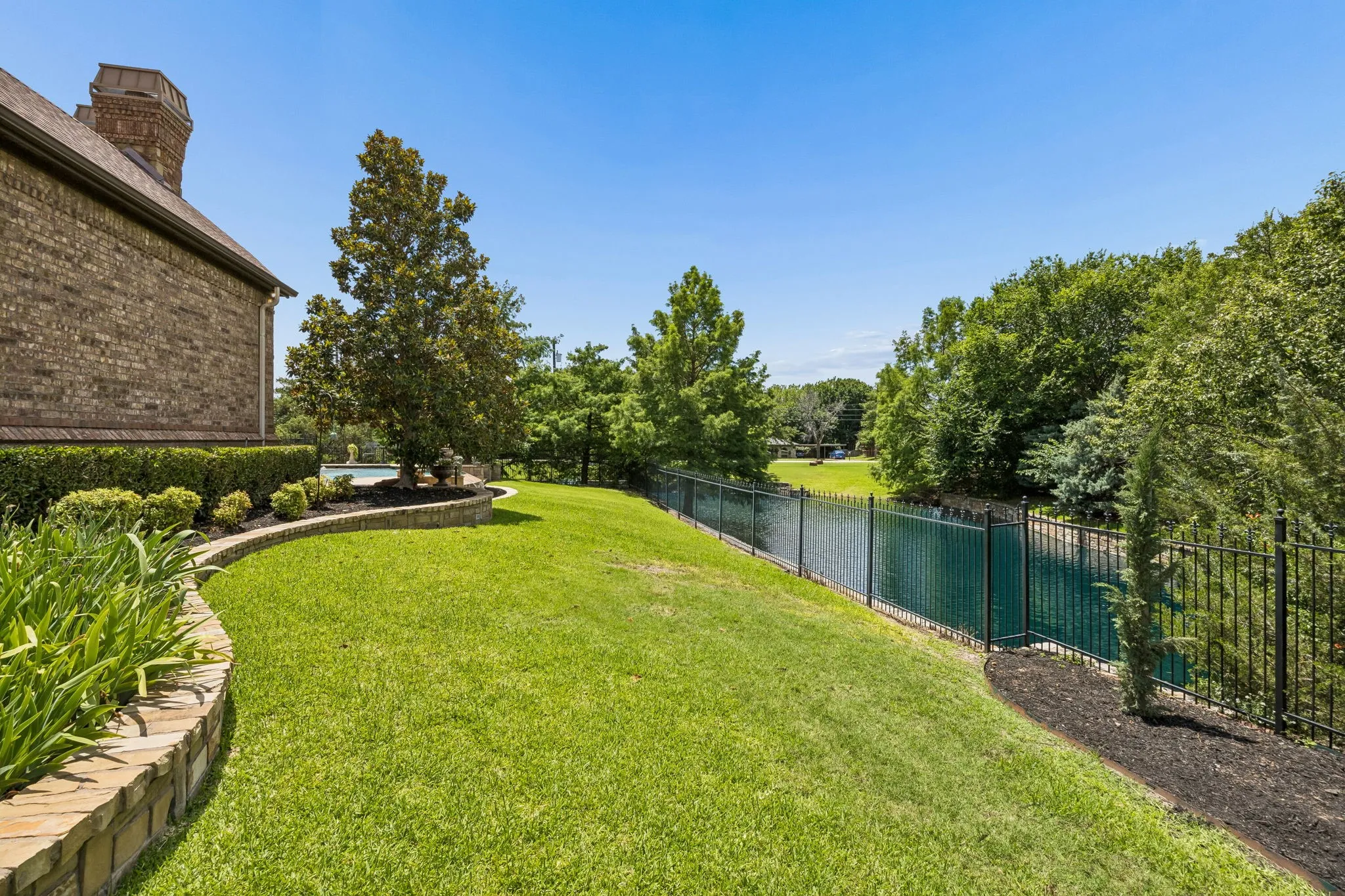 Single Family Residence For Sale in Tarrant County , 5804 Chalford Common, Colleyville, Texas 76034, 5 Bedroom, 8 Bathroom, 4 Garage spaces, 7,912 Sqft, built in 2008, mls#21303085, Real Estate Agent in Colleyville, Homes For Sale in Tarrant county, Homes For Sale in Colleyville, Realtor in Colleyville Texas, Real Estate Brokerage Independent Realty Texas, Luminita Cordes Realtor