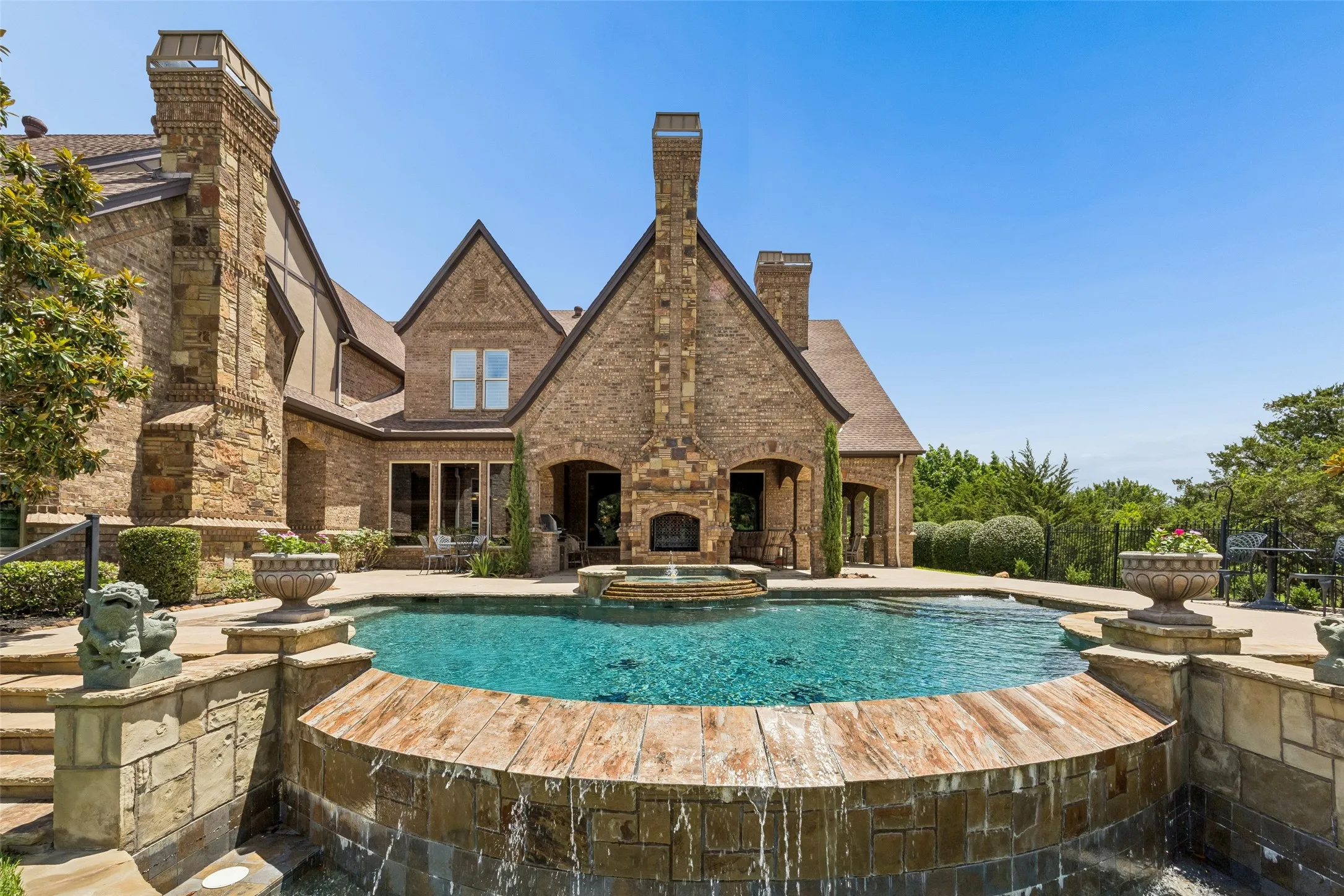 Single Family Residence For Sale in Tarrant County , 5804 Chalford Common, Colleyville, Texas 76034, 5 Bedroom, 8 Bathroom, 4 Garage spaces, 7,912 Sqft, built in 2008, mls#21303085, Real Estate Agent in Colleyville, Homes For Sale in Tarrant county, Homes For Sale in Colleyville, Realtor in Colleyville Texas, Real Estate Brokerage Independent Realty Texas, Luminita Cordes Realtor