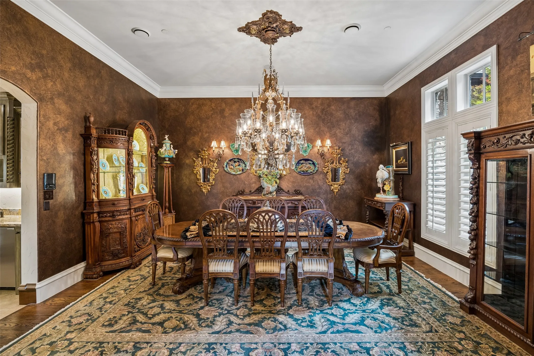Single Family Residence For Sale in Tarrant County , 5804 Chalford Common, Colleyville, Texas 76034, 5 Bedroom, 8 Bathroom, 4 Garage spaces, 7,912 Sqft, built in 2008, mls#21303085, Real Estate Agent in Colleyville, Homes For Sale in Tarrant county, Homes For Sale in Colleyville, Realtor in Colleyville Texas, Real Estate Brokerage Independent Realty Texas, Luminita Cordes Realtor