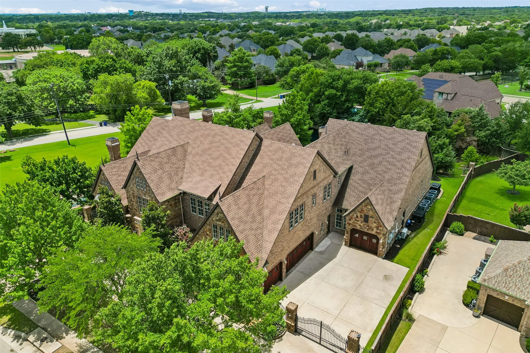 Single Family Residence For Sale in Tarrant County , 5804 Chalford Common, Colleyville, Texas 76034, 5 Bedroom, 8 Bathroom, 4 Garage spaces, 7,912 Sqft, built in 2008, mls#21303085, Real Estate Agent in Colleyville, Homes For Sale in Tarrant county, Homes For Sale in Colleyville, Realtor in Colleyville Texas, Real Estate Brokerage Independent Realty Texas, Luminita Cordes Realtor