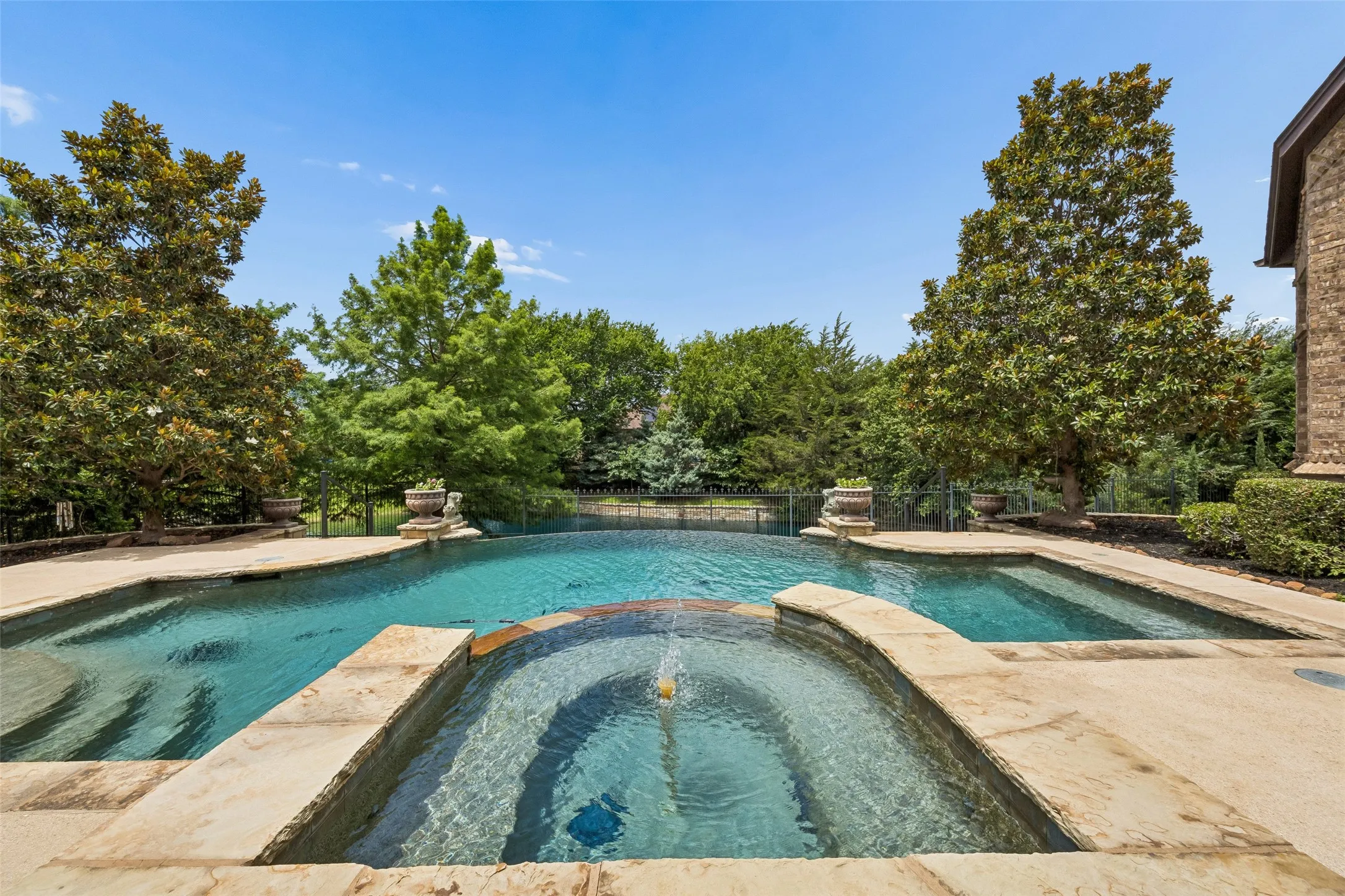 Single Family Residence For Sale in Tarrant County , 5804 Chalford Common, Colleyville, Texas 76034, 5 Bedroom, 8 Bathroom, 4 Garage spaces, 7,912 Sqft, built in 2008, mls#21303085, Real Estate Agent in Colleyville, Homes For Sale in Tarrant county, Homes For Sale in Colleyville, Realtor in Colleyville Texas, Real Estate Brokerage Independent Realty Texas, Luminita Cordes Realtor