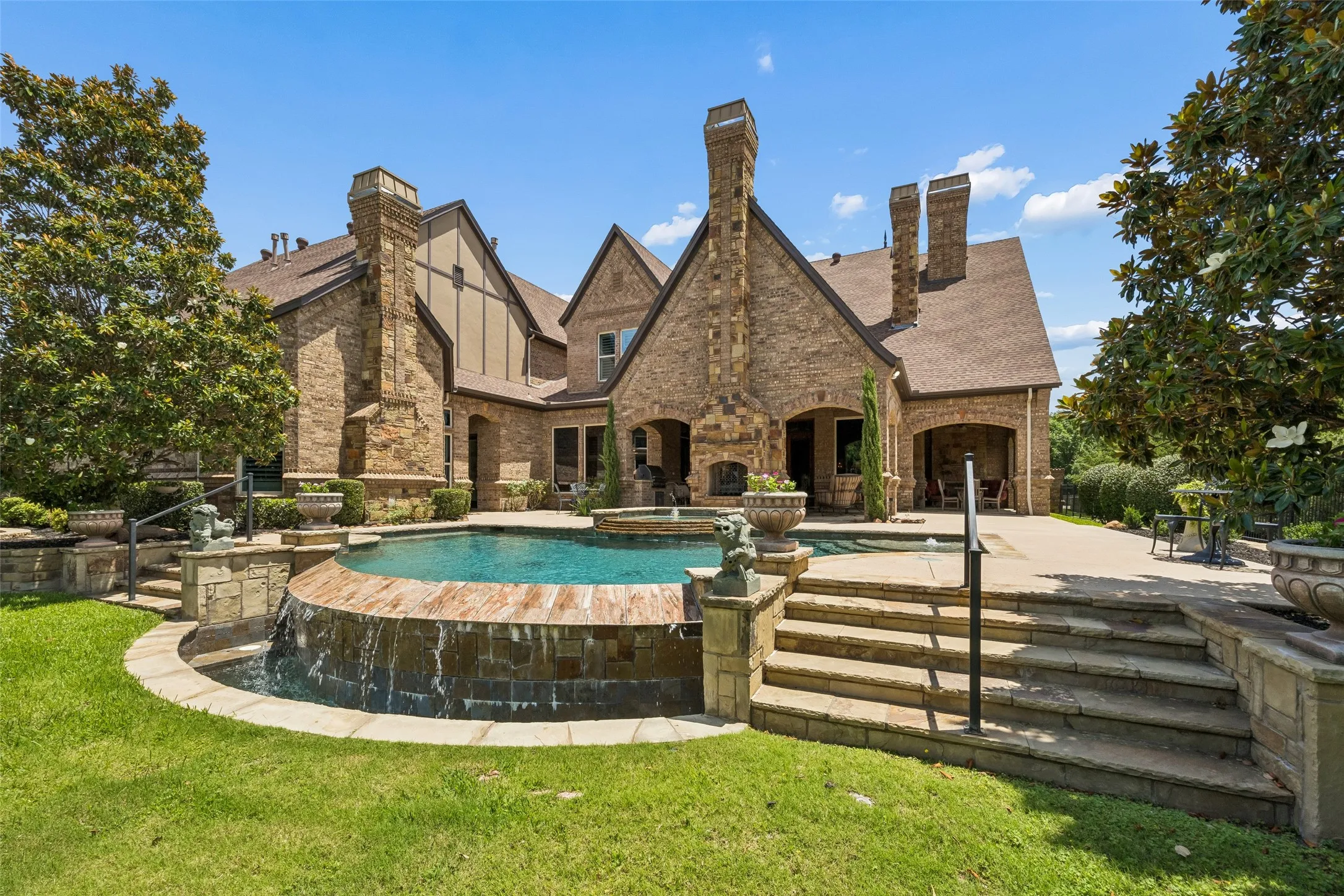 Single Family Residence For Sale in Tarrant County , 5804 Chalford Common, Colleyville, Texas 76034, 5 Bedroom, 8 Bathroom, 4 Garage spaces, 7,912 Sqft, built in 2008, mls#21303085, Real Estate Agent in Colleyville, Homes For Sale in Tarrant county, Homes For Sale in Colleyville, Realtor in Colleyville Texas, Real Estate Brokerage Independent Realty Texas, Luminita Cordes Realtor