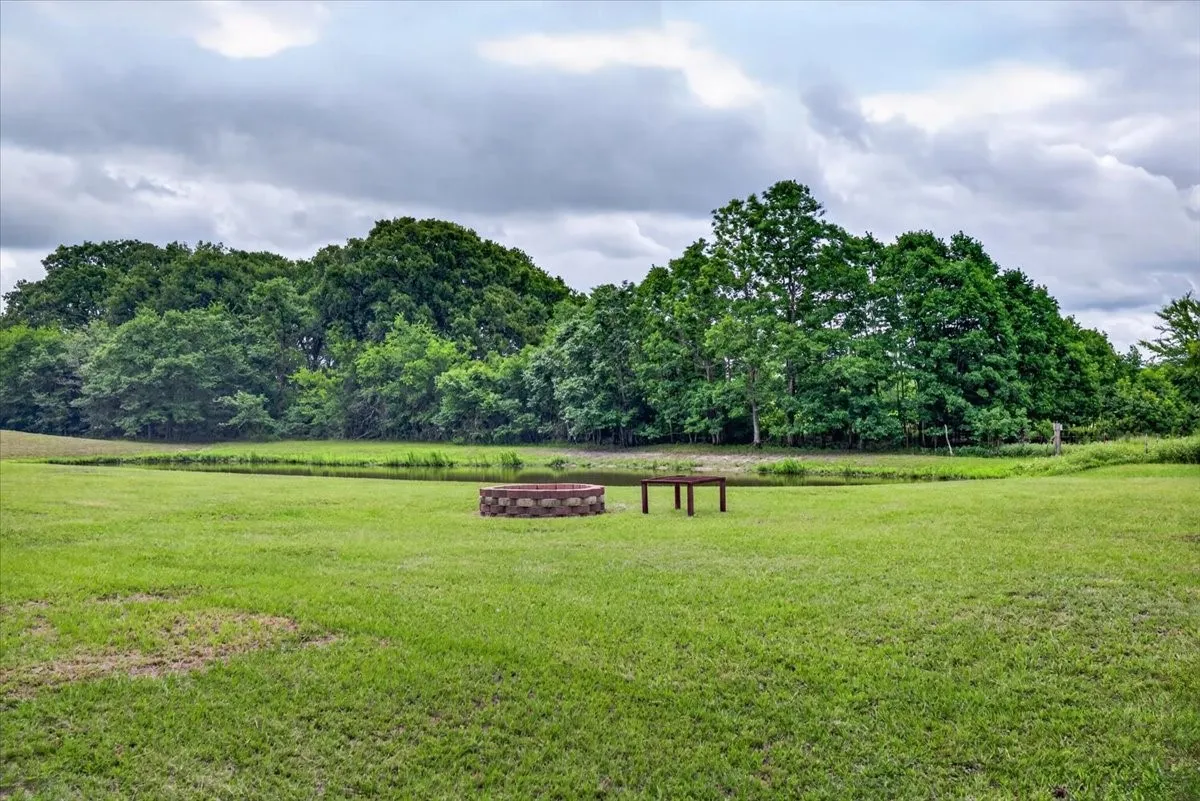 Single Family Residence For Sale in Kaufman County , 16140 County Road 4009, Mabank, Texas 75147, 4 Bedroom, 3 Bathroom, 2 Garage spaces, 3,161 Sqft, built in 1997, mls#21304523, Real Estate Agent in Mabank, Homes For Sale in Kaufman county, Homes For Sale in Mabank, Realtor in Mabank Texas, Real Estate Brokerage Independent Realty Texas, Luminita Cordes Realtor