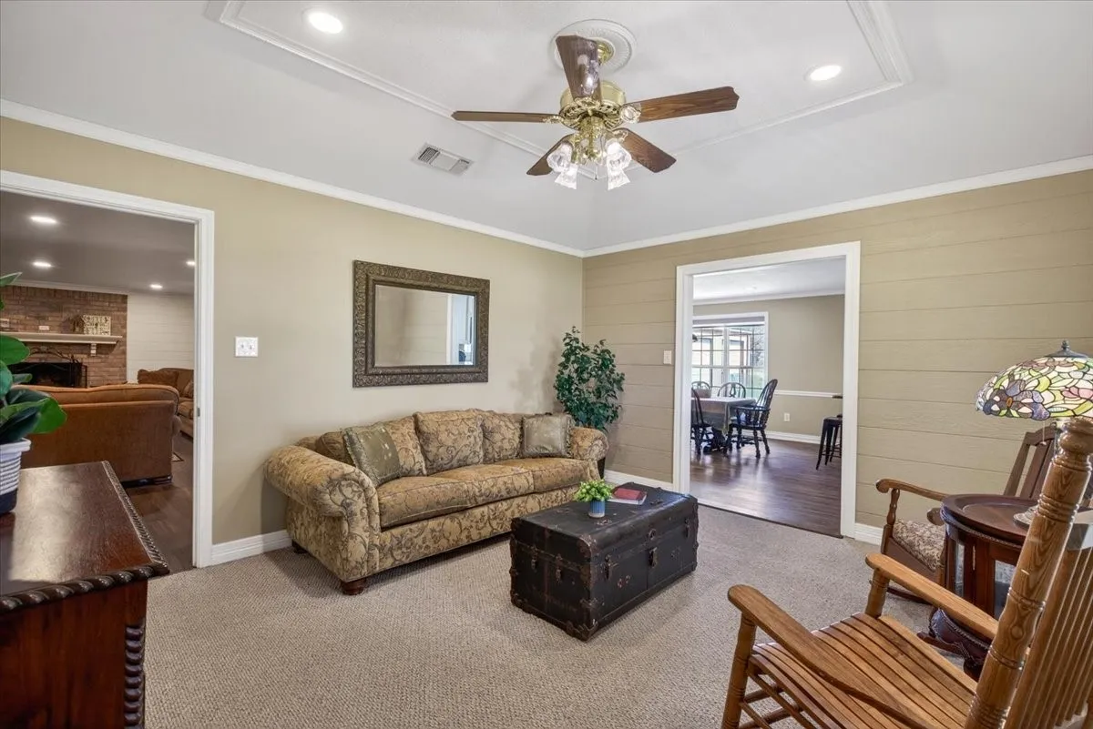 Single Family Residence For Sale in Kaufman County , 16140 County Road 4009, Mabank, Texas 75147, 4 Bedroom, 3 Bathroom, 2 Garage spaces, 3,161 Sqft, built in 1997, mls#21304523, Real Estate Agent in Mabank, Homes For Sale in Kaufman county, Homes For Sale in Mabank, Realtor in Mabank Texas, Real Estate Brokerage Independent Realty Texas, Luminita Cordes Realtor