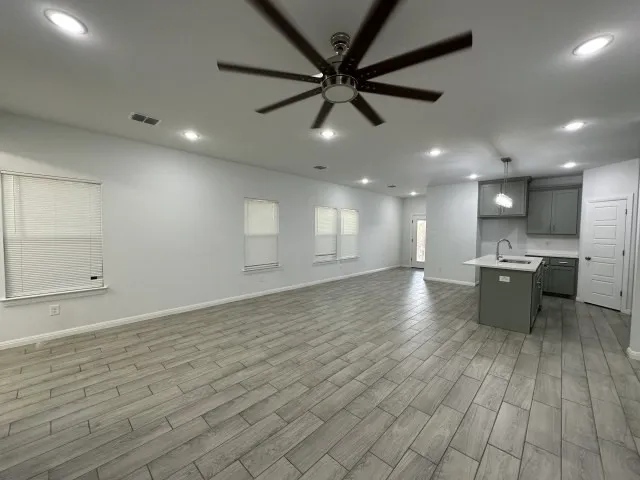 Single Family Residence For Sale in Tarrant County , 917 E Maddox Avenue, Fort Worth, Texas 76104, 3 Bedroom, 2 Bathroom, 2 Garage spaces, 1,986 Sqft, built in 2024, mls#21304487, Real Estate Agent in Fort Worth, Homes For Sale in Tarrant county, Homes For Sale in Fort Worth, Realtor in Fort Worth Texas, Real Estate Brokerage Independent Realty Texas, Luminita Cordes Realtor