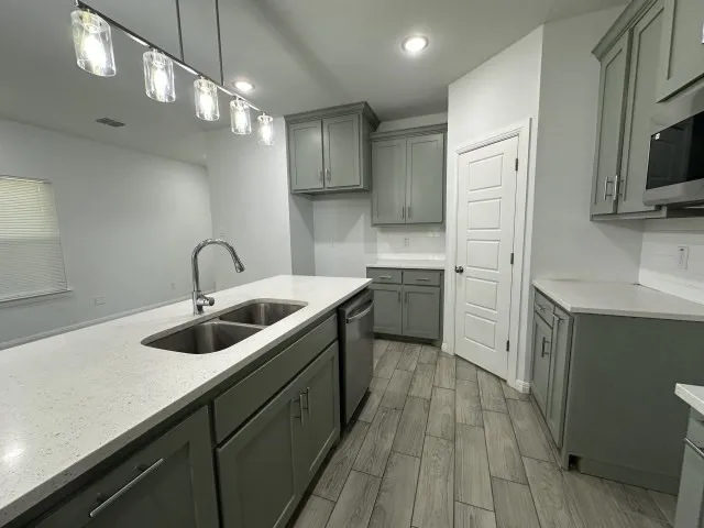 Single Family Residence For Sale in Tarrant County , 917 E Maddox Avenue, Fort Worth, Texas 76104, 3 Bedroom, 2 Bathroom, 2 Garage spaces, 1,986 Sqft, built in 2024, mls#21304487, Real Estate Agent in Fort Worth, Homes For Sale in Tarrant county, Homes For Sale in Fort Worth, Realtor in Fort Worth Texas, Real Estate Brokerage Independent Realty Texas, Luminita Cordes Realtor