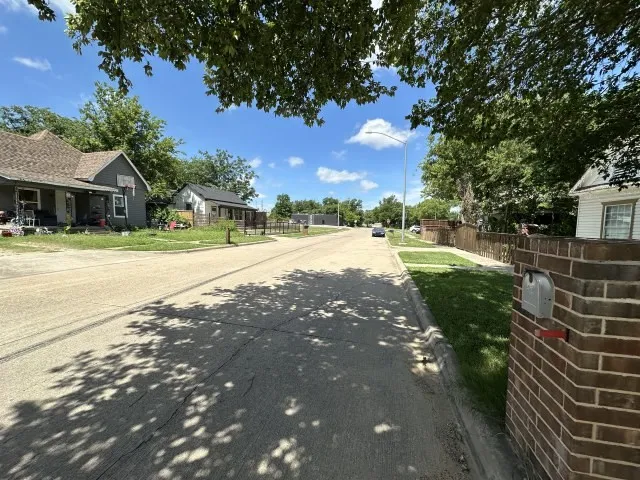 Single Family Residence For Sale in Tarrant County , 917 E Maddox Avenue, Fort Worth, Texas 76104, 3 Bedroom, 2 Bathroom, 2 Garage spaces, 1,986 Sqft, built in 2024, mls#21304487, Real Estate Agent in Fort Worth, Homes For Sale in Tarrant county, Homes For Sale in Fort Worth, Realtor in Fort Worth Texas, Real Estate Brokerage Independent Realty Texas, Luminita Cordes Realtor