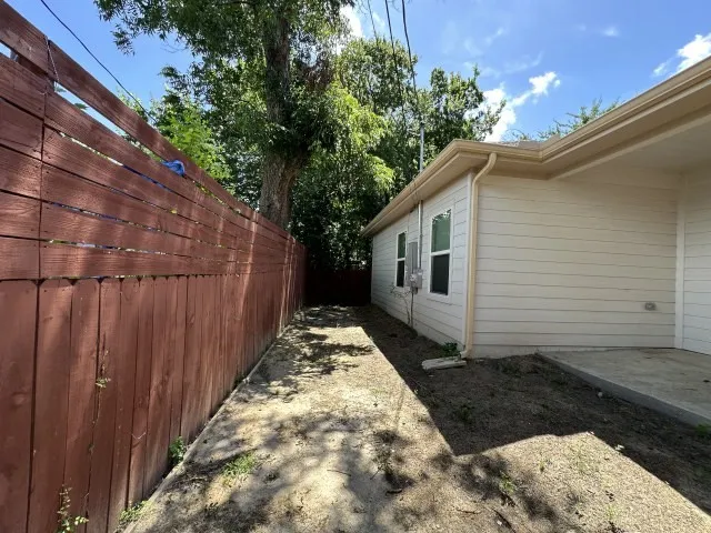 Single Family Residence For Sale in Tarrant County , 917 E Maddox Avenue, Fort Worth, Texas 76104, 3 Bedroom, 2 Bathroom, 2 Garage spaces, 1,986 Sqft, built in 2024, mls#21304487, Real Estate Agent in Fort Worth, Homes For Sale in Tarrant county, Homes For Sale in Fort Worth, Realtor in Fort Worth Texas, Real Estate Brokerage Independent Realty Texas, Luminita Cordes Realtor