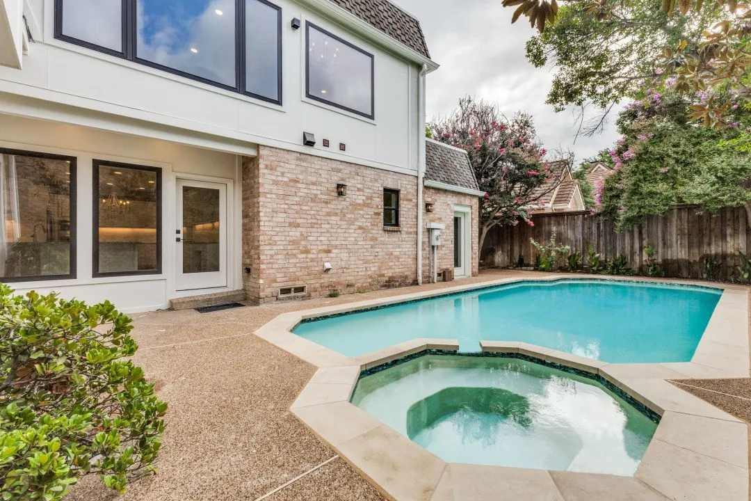 Single Family Residence For Sale in Dallas County , 12118 Elysian Court, Dallas, Texas 75230, 3 Bedroom, 4 Bathroom, 2 Garage spaces, 3,374 Sqft, built in 1979, mls#21295270, Real Estate Agent in Dallas, Homes For Sale in Dallas county, Homes For Sale in Dallas, Realtor in Dallas Texas, Real Estate Brokerage Independent Realty Texas, Luminita Cordes Realtor