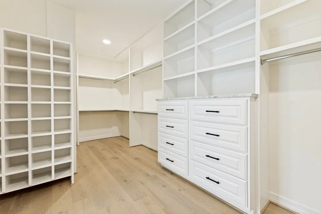 Single Family Residence For Sale in Dallas County , 12118 Elysian Court, Dallas, Texas 75230, 3 Bedroom, 4 Bathroom, 2 Garage spaces, 3,374 Sqft, built in 1979, mls#21295270, Real Estate Agent in Dallas, Homes For Sale in Dallas county, Homes For Sale in Dallas, Realtor in Dallas Texas, Real Estate Brokerage Independent Realty Texas, Luminita Cordes Realtor