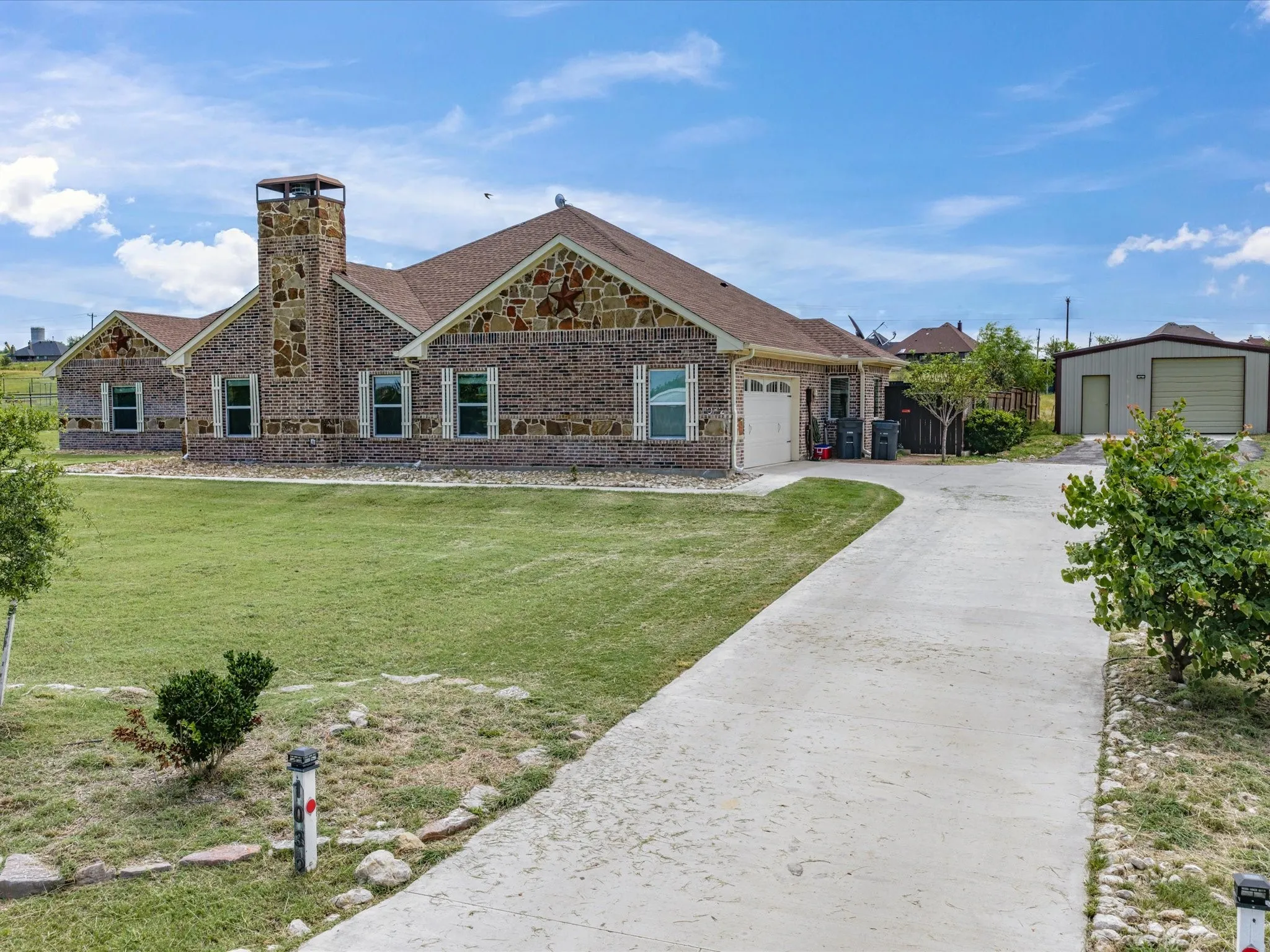 Single Family Residence For Sale in Parker County , 1032 Justin Drive, Springtown, Texas 76082, 4 Bedroom, 3 Bathroom, 2 Garage spaces, 2,951 Sqft, built in 2020, mls#21304444, Real Estate Agent in Springtown, Homes For Sale in Parker county, Homes For Sale in Springtown, Realtor in Springtown Texas, Real Estate Brokerage Independent Realty Texas, Luminita Cordes Realtor