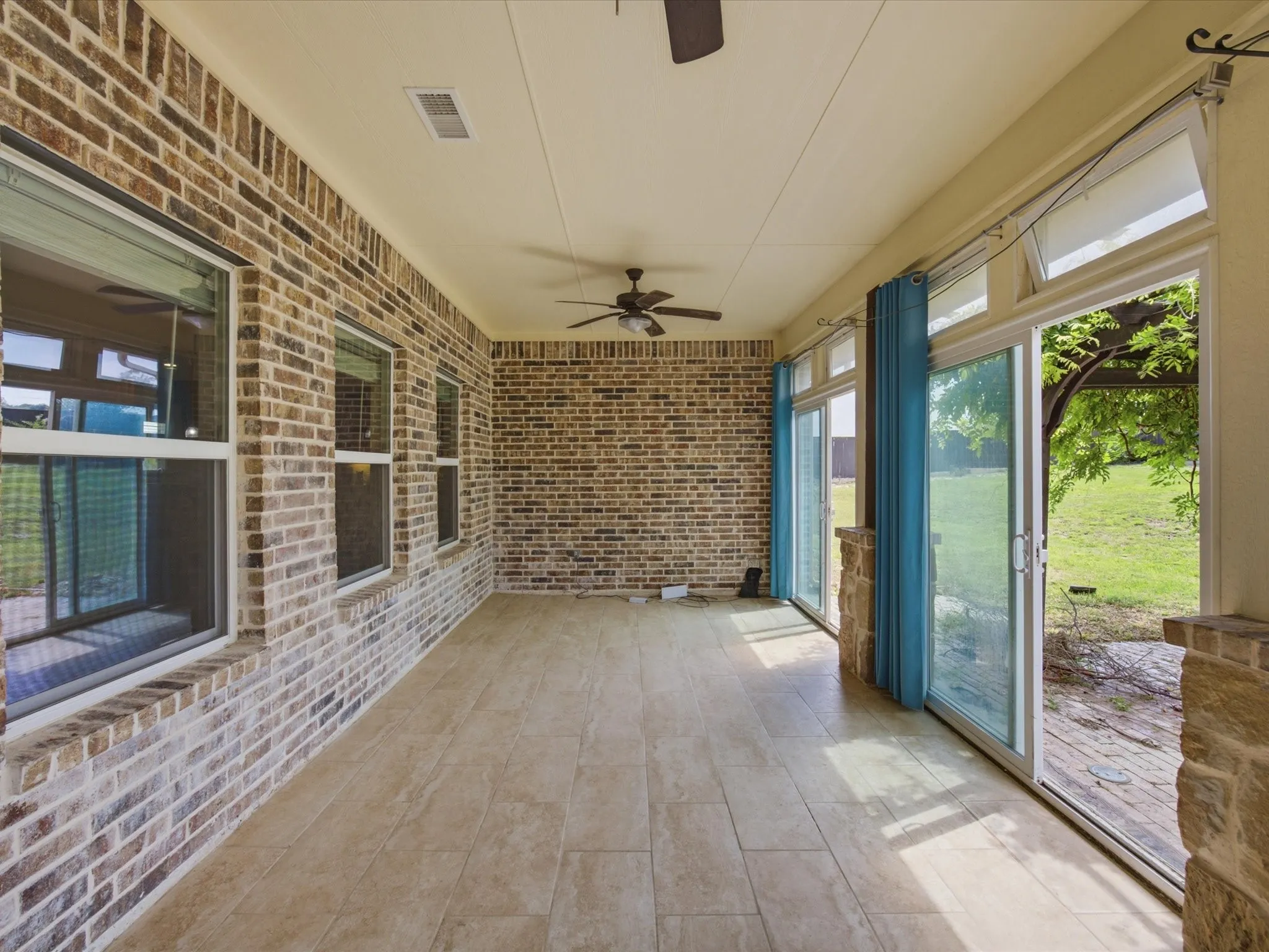 Single Family Residence For Sale in Parker County , 1032 Justin Drive, Springtown, Texas 76082, 4 Bedroom, 3 Bathroom, 2 Garage spaces, 2,951 Sqft, built in 2020, mls#21304444, Real Estate Agent in Springtown, Homes For Sale in Parker county, Homes For Sale in Springtown, Realtor in Springtown Texas, Real Estate Brokerage Independent Realty Texas, Luminita Cordes Realtor