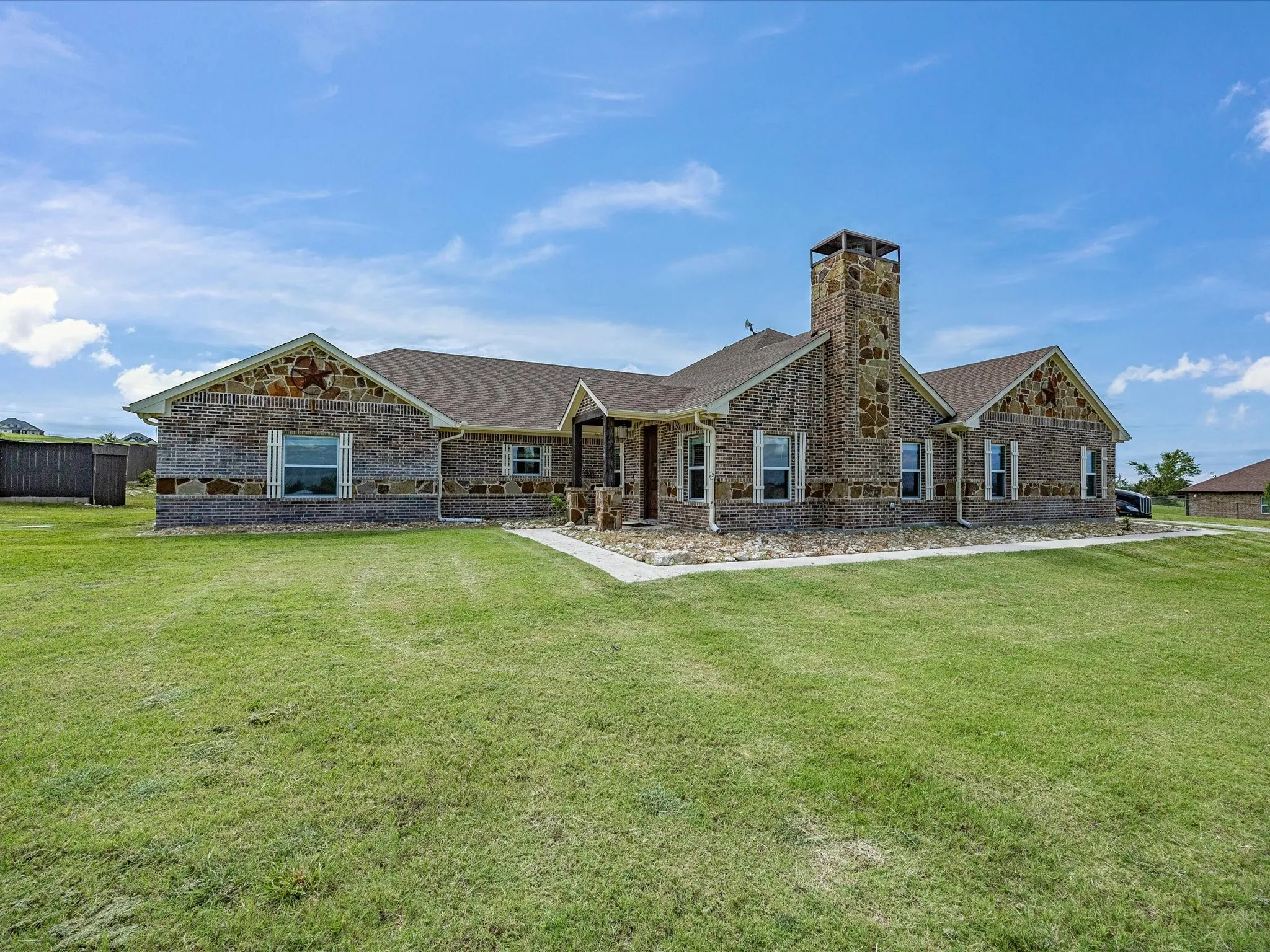 Single Family Residence For Sale in Parker County , 1032 Justin Drive, Springtown, Texas 76082, 4 Bedroom, 3 Bathroom, 2 Garage spaces, 2,951 Sqft, built in 2020, mls#21304444, Real Estate Agent in Springtown, Homes For Sale in Parker county, Homes For Sale in Springtown, Realtor in Springtown Texas, Real Estate Brokerage Independent Realty Texas, Luminita Cordes Realtor