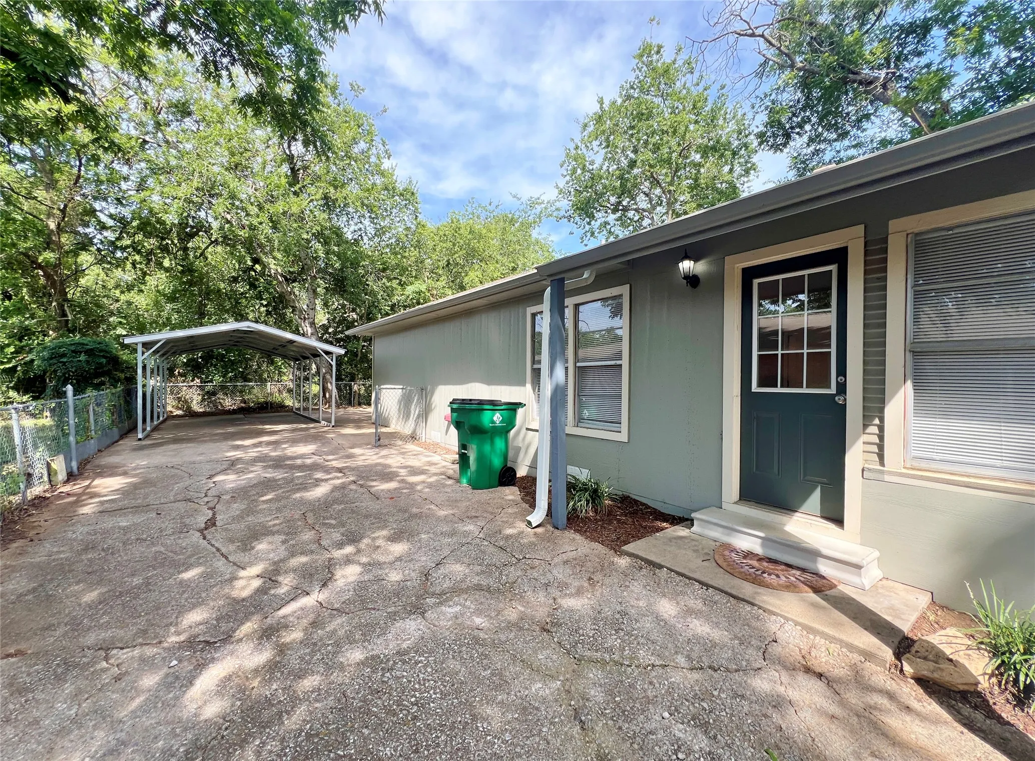 Single Family Residence For Rent in Erath County , 450 Everett Street, Stephenville, Texas 76401, 3 Bedroom, 2 Bathroom, Garage spaces, 2,068 Sqft, built in 1920, mls#21304529, Real Estate Agent in Stephenville, Homes For Rent in Erath county, Homes For Rent in Stephenville, Realtor in Stephenville Texas, Real Estate Brokerage Independent Realty Texas, Luminita Cordes Realtor