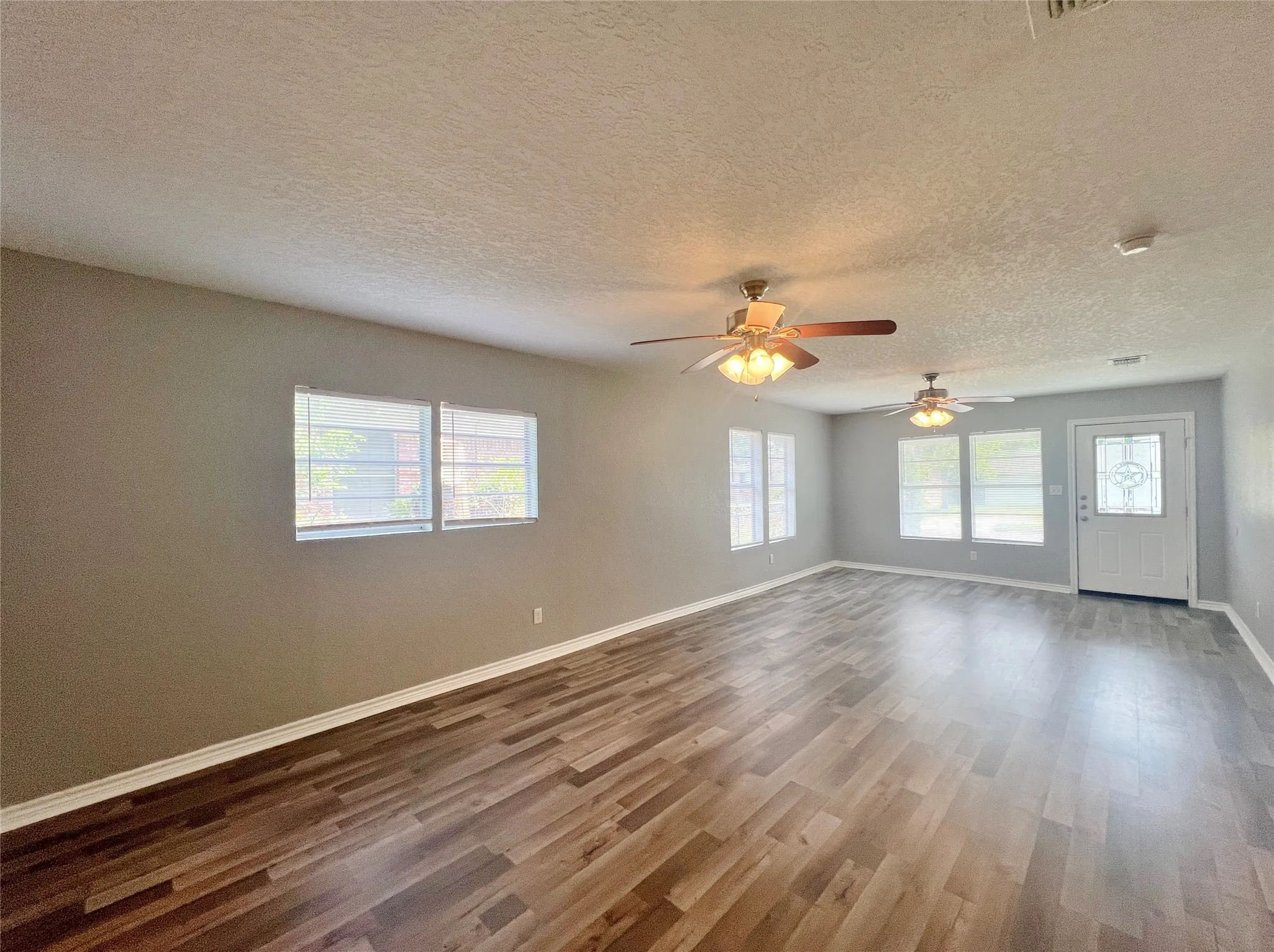 Single Family Residence For Rent in Erath County , 450 Everett Street, Stephenville, Texas 76401, 3 Bedroom, 2 Bathroom, Garage spaces, 2,068 Sqft, built in 1920, mls#21304529, Real Estate Agent in Stephenville, Homes For Rent in Erath county, Homes For Rent in Stephenville, Realtor in Stephenville Texas, Real Estate Brokerage Independent Realty Texas, Luminita Cordes Realtor