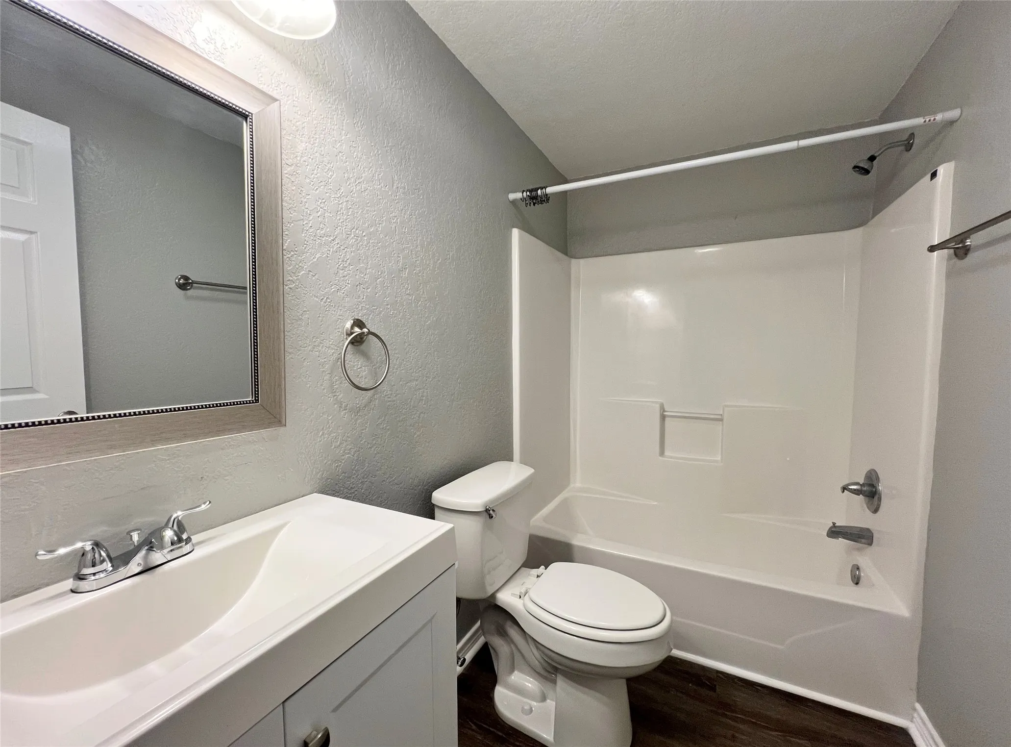 Single Family Residence For Rent in Erath County , 450 Everett Street, Stephenville, Texas 76401, 3 Bedroom, 2 Bathroom, Garage spaces, 2,068 Sqft, built in 1920, mls#21304529, Real Estate Agent in Stephenville, Homes For Rent in Erath county, Homes For Rent in Stephenville, Realtor in Stephenville Texas, Real Estate Brokerage Independent Realty Texas, Luminita Cordes Realtor