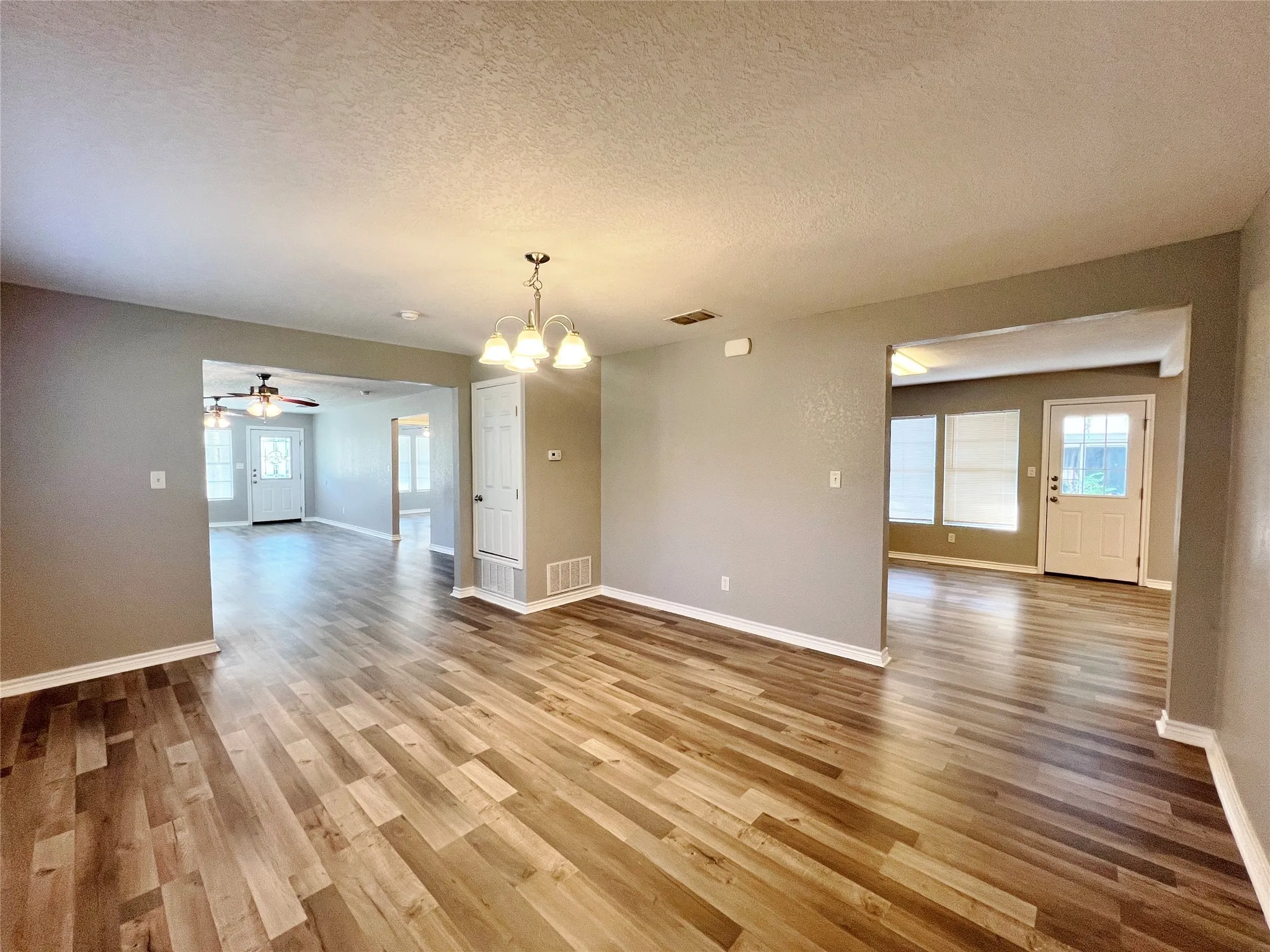 Single Family Residence For Rent in Erath County , 450 Everett Street, Stephenville, Texas 76401, 3 Bedroom, 2 Bathroom, Garage spaces, 2,068 Sqft, built in 1920, mls#21304529, Real Estate Agent in Stephenville, Homes For Rent in Erath county, Homes For Rent in Stephenville, Realtor in Stephenville Texas, Real Estate Brokerage Independent Realty Texas, Luminita Cordes Realtor
