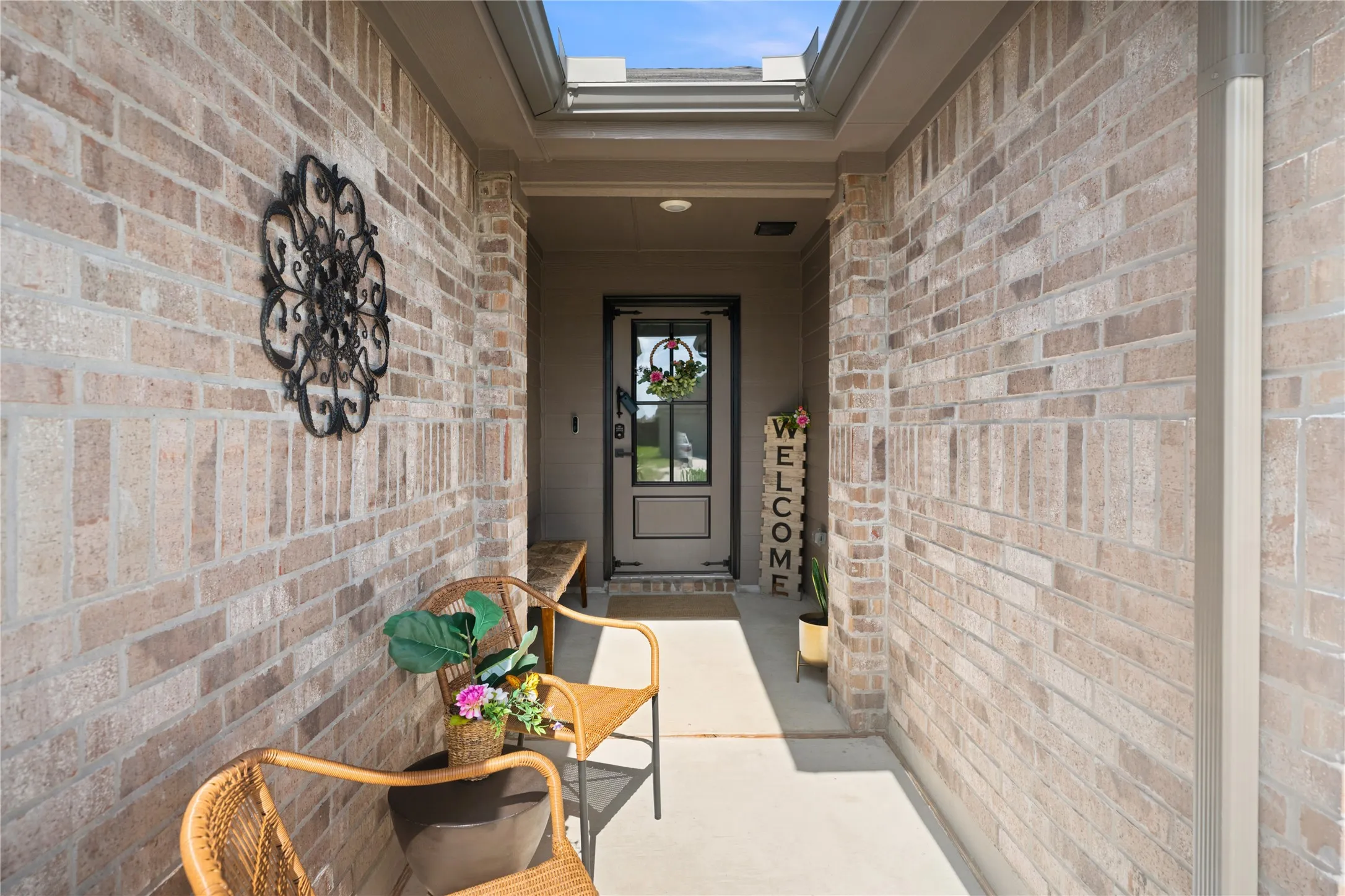 Single Family Residence For Sale in Tarrant County , 8821 Playmoor Drive, Fort Worth, Texas 76131, 5 Bedroom, 2 Bathroom, 2 Garage spaces, 2,004 Sqft, built in 2024, mls#21302851, Real Estate Agent in Fort Worth, Homes For Sale in Tarrant county, Homes For Sale in Fort Worth, Realtor in Fort Worth Texas, Real Estate Brokerage Independent Realty Texas, Luminita Cordes Realtor
