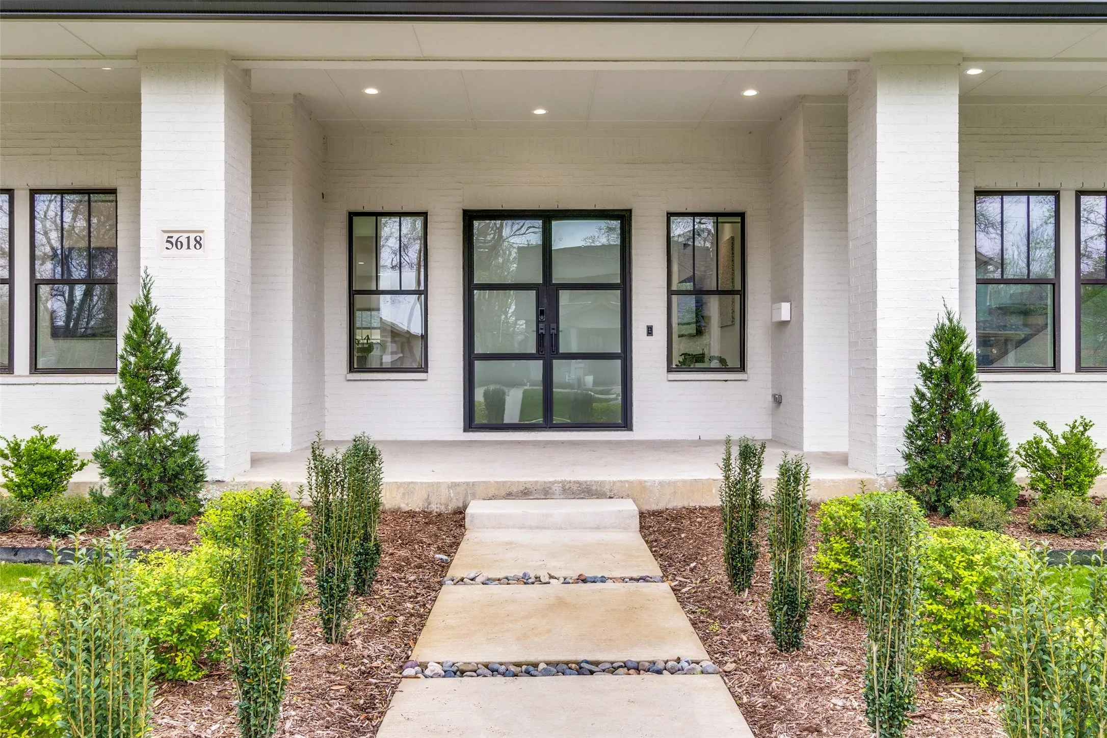 Single Family Residence For Rent in Dallas County , 5618 Goodwin Avenue, Dallas, Texas 75206, 3 Bedrooms, 3 Bathrooms, 2 Garage spaces, 4,169 Sqft, built in 2021, Price $15,500, mls#21304524, Real Estate Agent in Dallas, Homes For Rent in Dallas county, Homes For Rent in Dallas, Realtor in Dallas Texas, Real Estate Brokerage Independent Realty Texas, Luminita Cordes Realtor