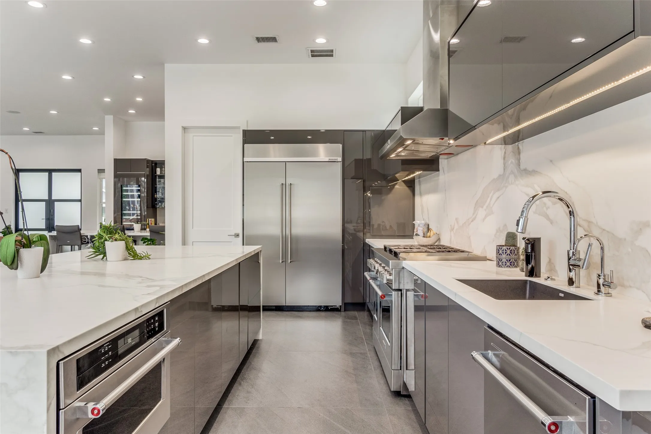 Single Family Residence For Rent in Dallas County , 5618 Goodwin Avenue, Dallas, Texas 75206, 3 Bedrooms, 3 Bathrooms, 2 Garage spaces, 4,169 Sqft, built in 2021, Price $15,500, mls#21304524, Real Estate Agent in Dallas, Homes For Rent in Dallas county, Homes For Rent in Dallas, Realtor in Dallas Texas, Real Estate Brokerage Independent Realty Texas, Luminita Cordes Realtor