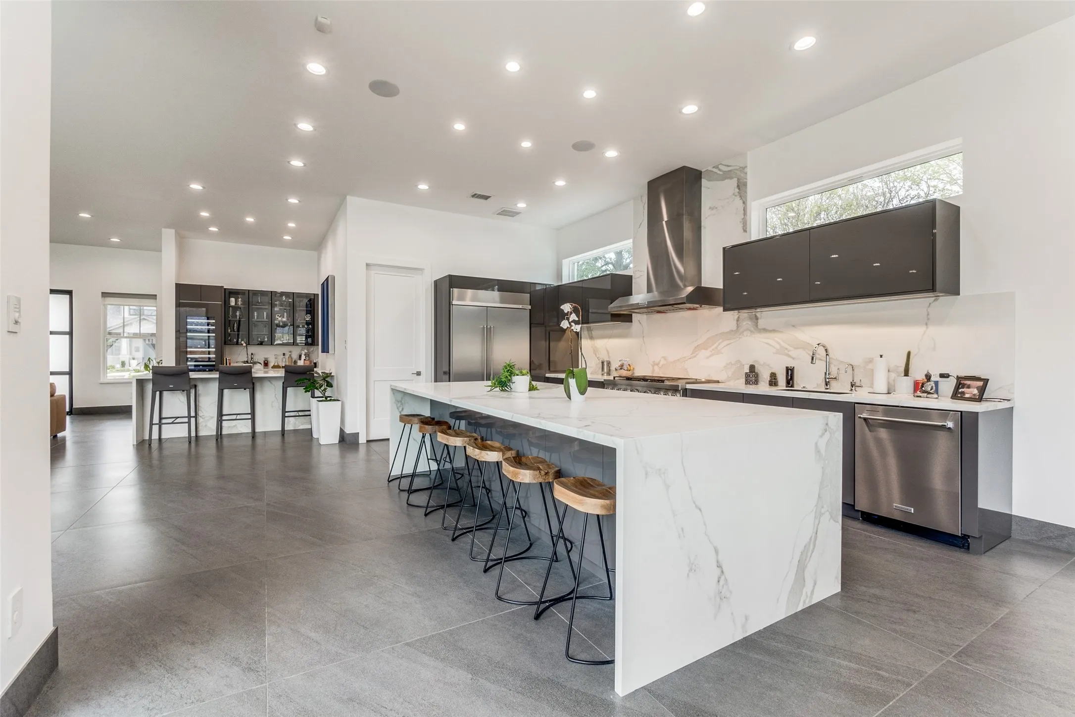 Single Family Residence For Rent in Dallas County , 5618 Goodwin Avenue, Dallas, Texas 75206, 3 Bedrooms, 3 Bathrooms, 2 Garage spaces, 4,169 Sqft, built in 2021, Price $15,500, mls#21304524, Real Estate Agent in Dallas, Homes For Rent in Dallas county, Homes For Rent in Dallas, Realtor in Dallas Texas, Real Estate Brokerage Independent Realty Texas, Luminita Cordes Realtor