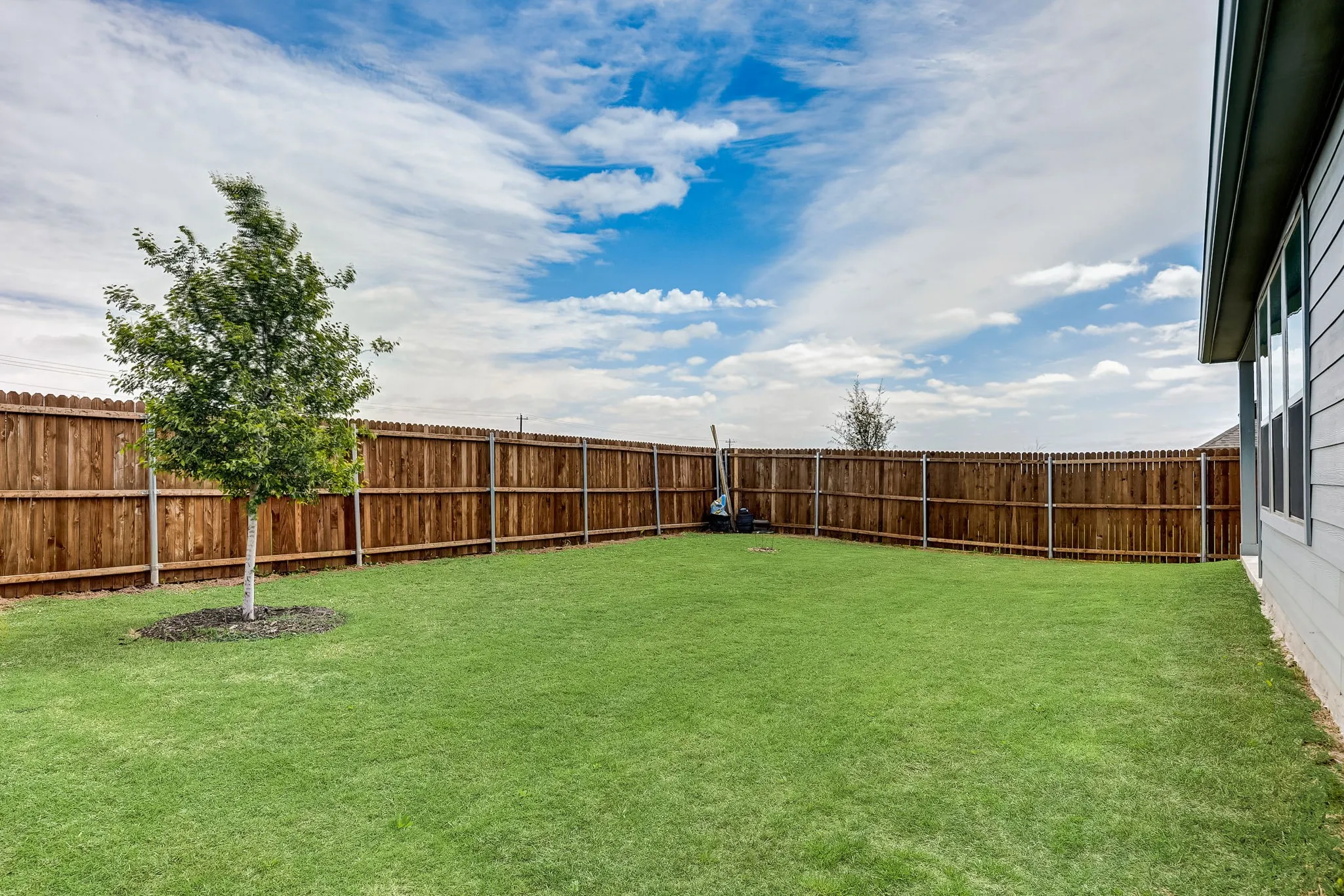 Single Family Residence For Sale in Tarrant County , 10628 Tonkala Drive, Fort Worth, Texas 76179, 5 Bedroom, 4 Bathroom, 2 Garage spaces, 3,594 Sqft, built in 2022, mls#21301984, Real Estate Agent in Fort Worth, Homes For Sale in Tarrant county, Homes For Sale in Fort Worth, Realtor in Fort Worth Texas, Real Estate Brokerage Independent Realty Texas, Luminita Cordes Realtor