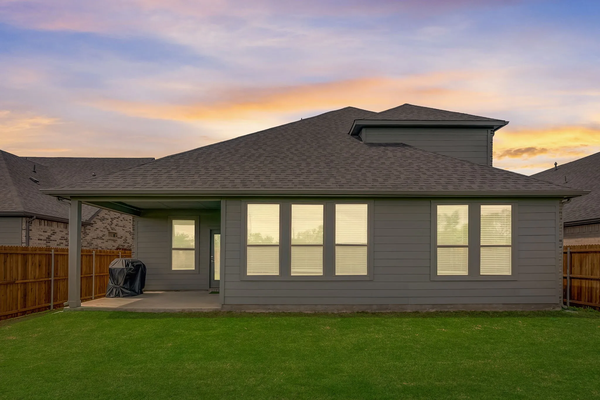 Single Family Residence For Sale in Tarrant County , 10628 Tonkala Drive, Fort Worth, Texas 76179, 5 Bedroom, 4 Bathroom, 2 Garage spaces, 3,594 Sqft, built in 2022, mls#21301984, Real Estate Agent in Fort Worth, Homes For Sale in Tarrant county, Homes For Sale in Fort Worth, Realtor in Fort Worth Texas, Real Estate Brokerage Independent Realty Texas, Luminita Cordes Realtor