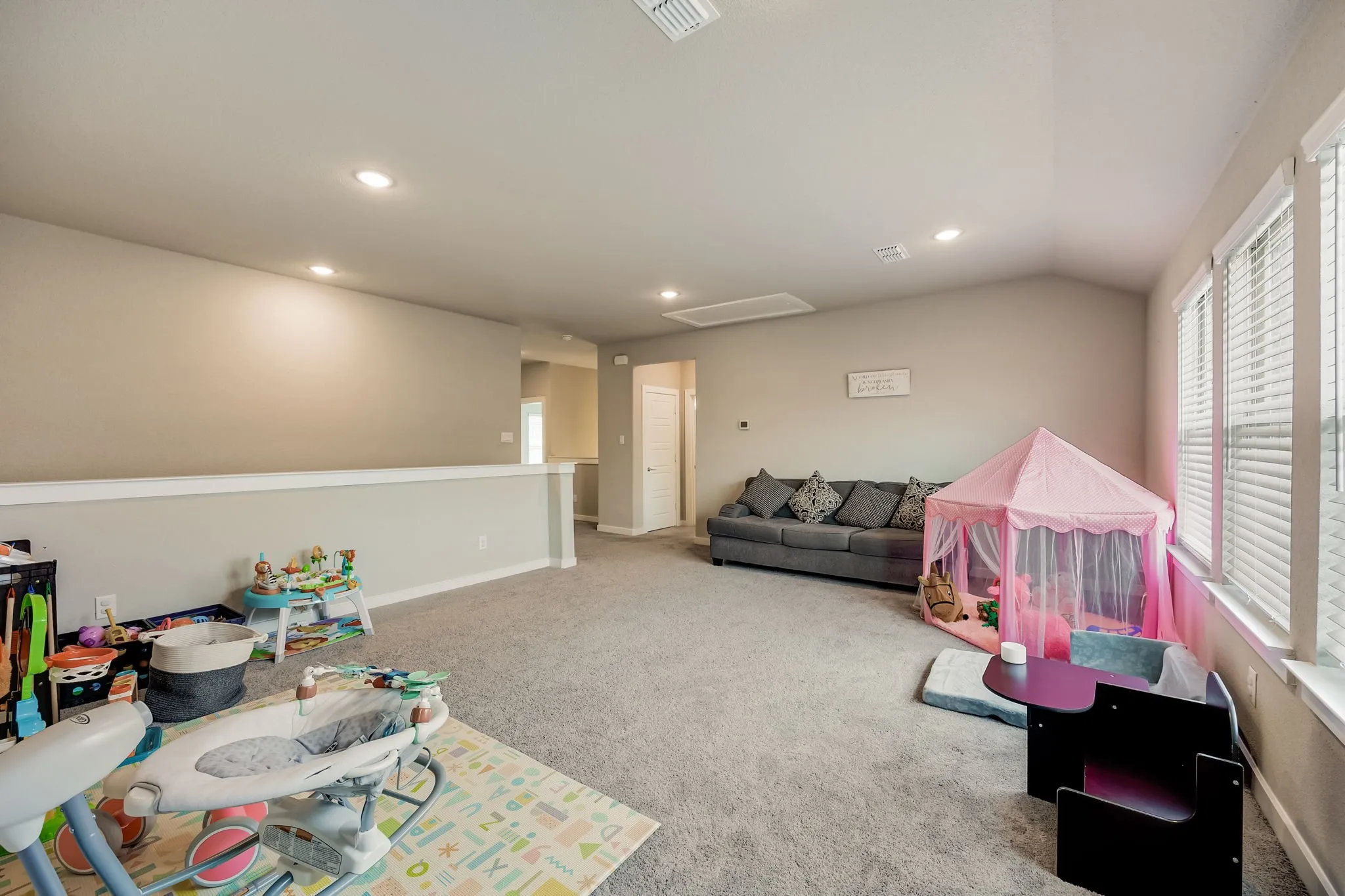 Single Family Residence For Sale in Tarrant County , 10628 Tonkala Drive, Fort Worth, Texas 76179, 5 Bedroom, 4 Bathroom, 2 Garage spaces, 3,594 Sqft, built in 2022, mls#21301984, Real Estate Agent in Fort Worth, Homes For Sale in Tarrant county, Homes For Sale in Fort Worth, Realtor in Fort Worth Texas, Real Estate Brokerage Independent Realty Texas, Luminita Cordes Realtor