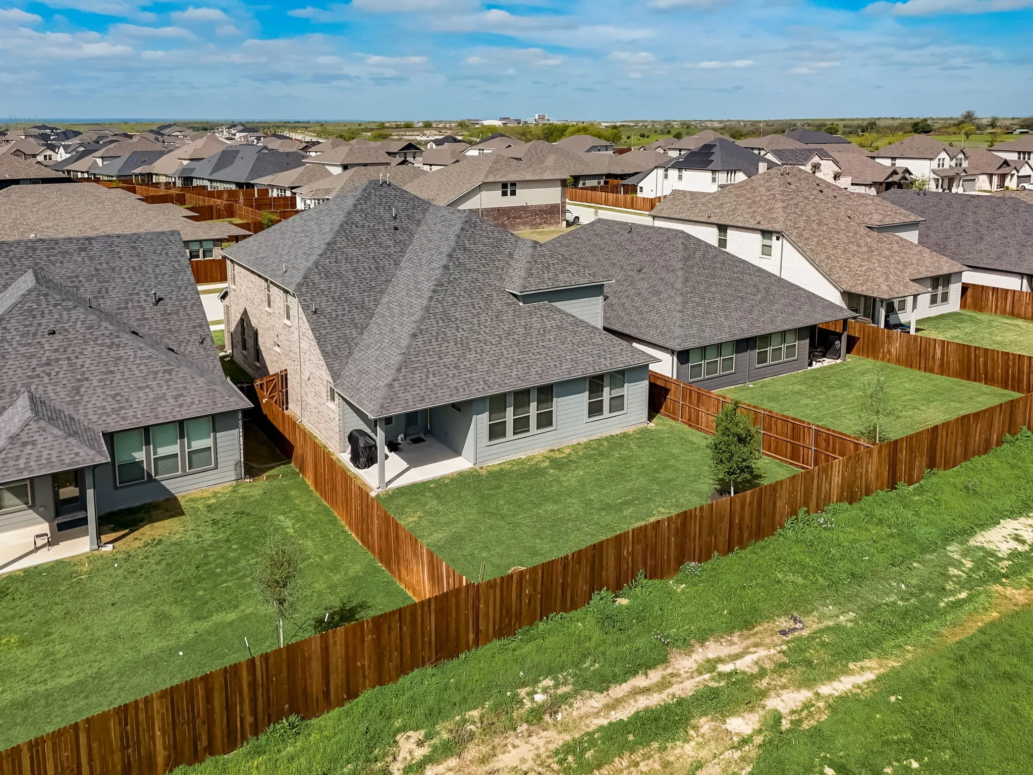 Single Family Residence For Sale in Tarrant County , 10628 Tonkala Drive, Fort Worth, Texas 76179, 5 Bedroom, 4 Bathroom, 2 Garage spaces, 3,594 Sqft, built in 2022, mls#21301984, Real Estate Agent in Fort Worth, Homes For Sale in Tarrant county, Homes For Sale in Fort Worth, Realtor in Fort Worth Texas, Real Estate Brokerage Independent Realty Texas, Luminita Cordes Realtor