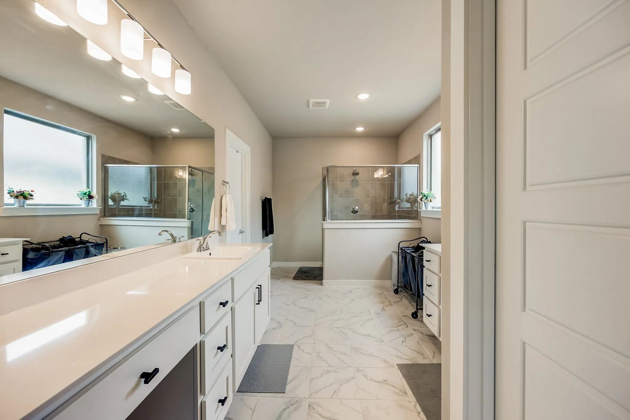Single Family Residence For Sale in Tarrant County , 10628 Tonkala Drive, Fort Worth, Texas 76179, 5 Bedroom, 4 Bathroom, 2 Garage spaces, 3,594 Sqft, built in 2022, mls#21301984, Real Estate Agent in Fort Worth, Homes For Sale in Tarrant county, Homes For Sale in Fort Worth, Realtor in Fort Worth Texas, Real Estate Brokerage Independent Realty Texas, Luminita Cordes Realtor