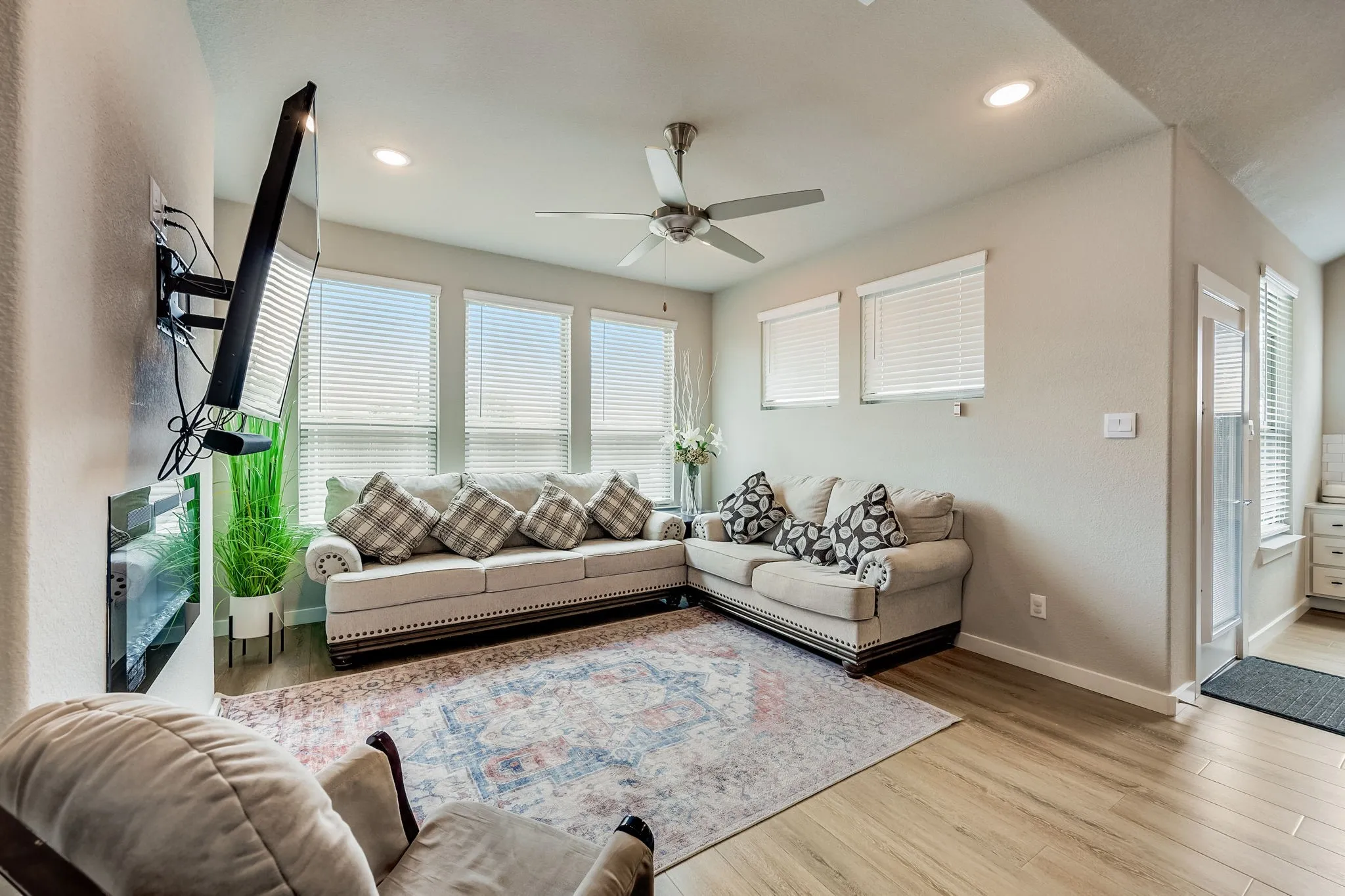 Single Family Residence For Sale in Tarrant County , 10628 Tonkala Drive, Fort Worth, Texas 76179, 5 Bedroom, 4 Bathroom, 2 Garage spaces, 3,594 Sqft, built in 2022, mls#21301984, Real Estate Agent in Fort Worth, Homes For Sale in Tarrant county, Homes For Sale in Fort Worth, Realtor in Fort Worth Texas, Real Estate Brokerage Independent Realty Texas, Luminita Cordes Realtor