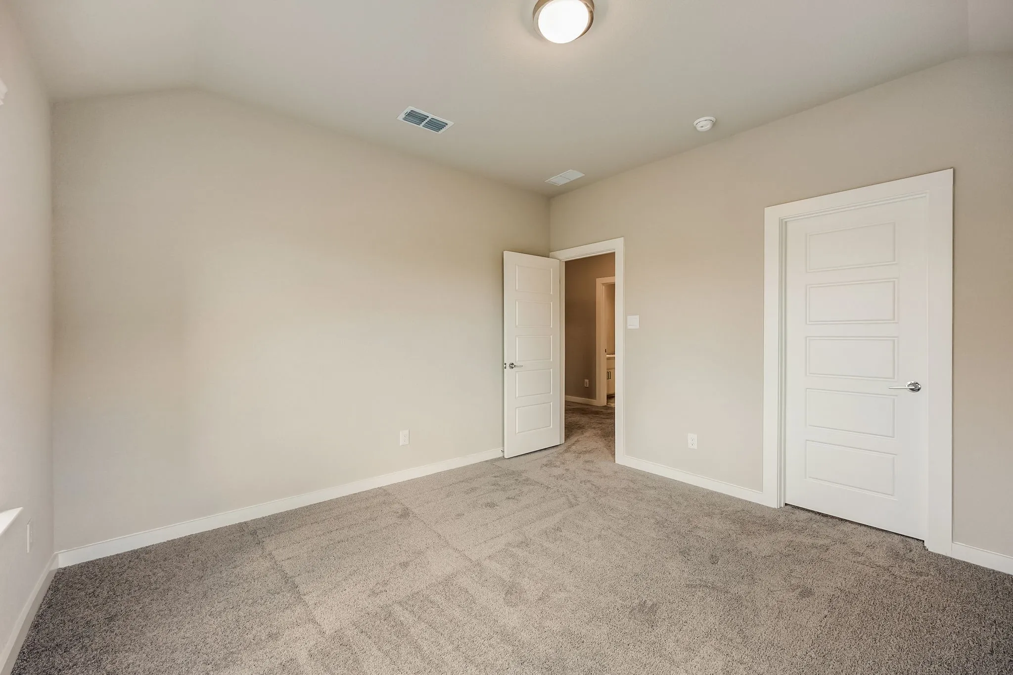 Single Family Residence For Sale in Tarrant County , 10628 Tonkala Drive, Fort Worth, Texas 76179, 5 Bedroom, 4 Bathroom, 2 Garage spaces, 3,594 Sqft, built in 2022, mls#21301984, Real Estate Agent in Fort Worth, Homes For Sale in Tarrant county, Homes For Sale in Fort Worth, Realtor in Fort Worth Texas, Real Estate Brokerage Independent Realty Texas, Luminita Cordes Realtor