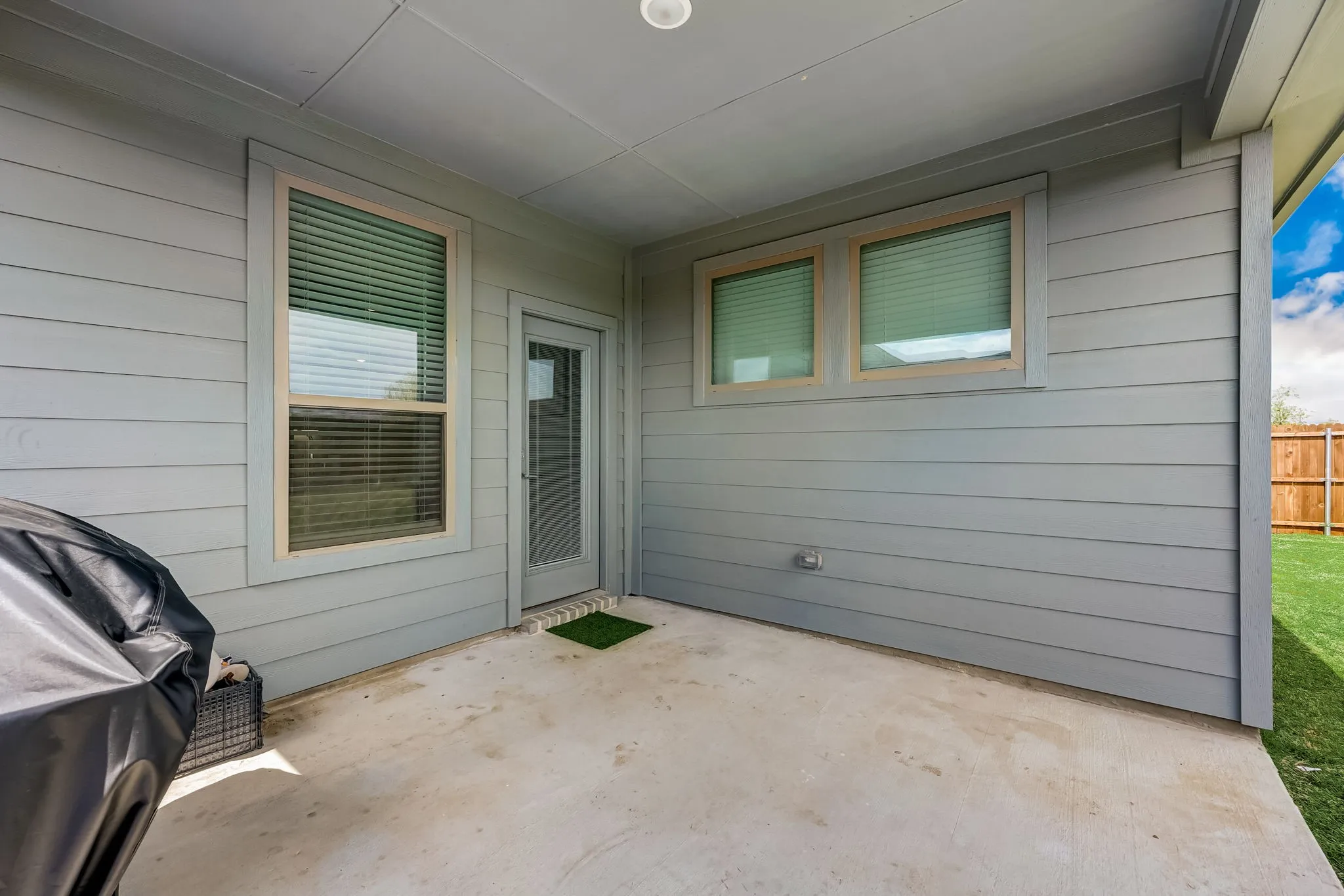 Single Family Residence For Sale in Tarrant County , 10628 Tonkala Drive, Fort Worth, Texas 76179, 5 Bedroom, 4 Bathroom, 2 Garage spaces, 3,594 Sqft, built in 2022, mls#21301984, Real Estate Agent in Fort Worth, Homes For Sale in Tarrant county, Homes For Sale in Fort Worth, Realtor in Fort Worth Texas, Real Estate Brokerage Independent Realty Texas, Luminita Cordes Realtor