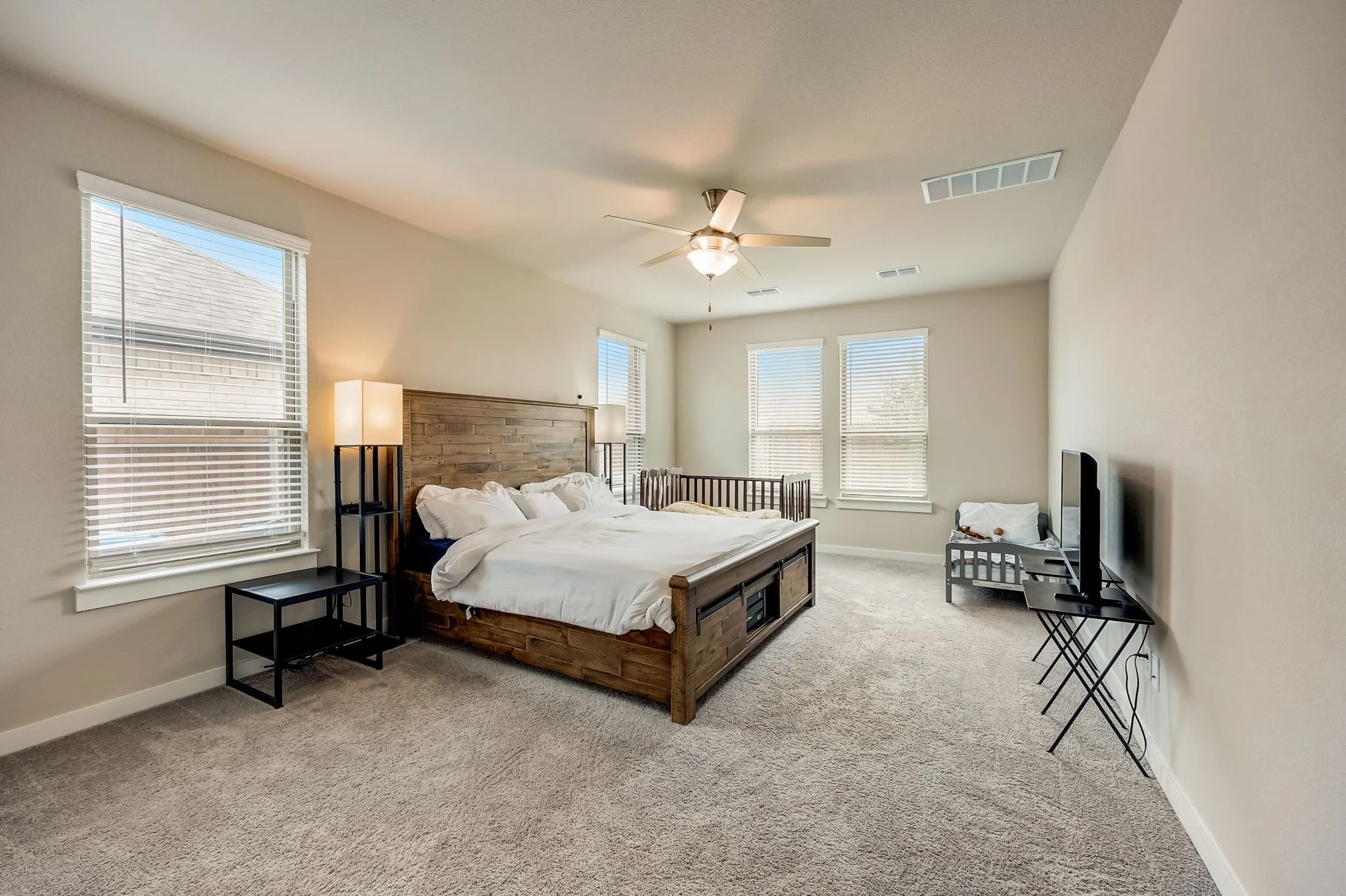 Single Family Residence For Sale in Tarrant County , 10628 Tonkala Drive, Fort Worth, Texas 76179, 5 Bedroom, 4 Bathroom, 2 Garage spaces, 3,594 Sqft, built in 2022, mls#21301984, Real Estate Agent in Fort Worth, Homes For Sale in Tarrant county, Homes For Sale in Fort Worth, Realtor in Fort Worth Texas, Real Estate Brokerage Independent Realty Texas, Luminita Cordes Realtor