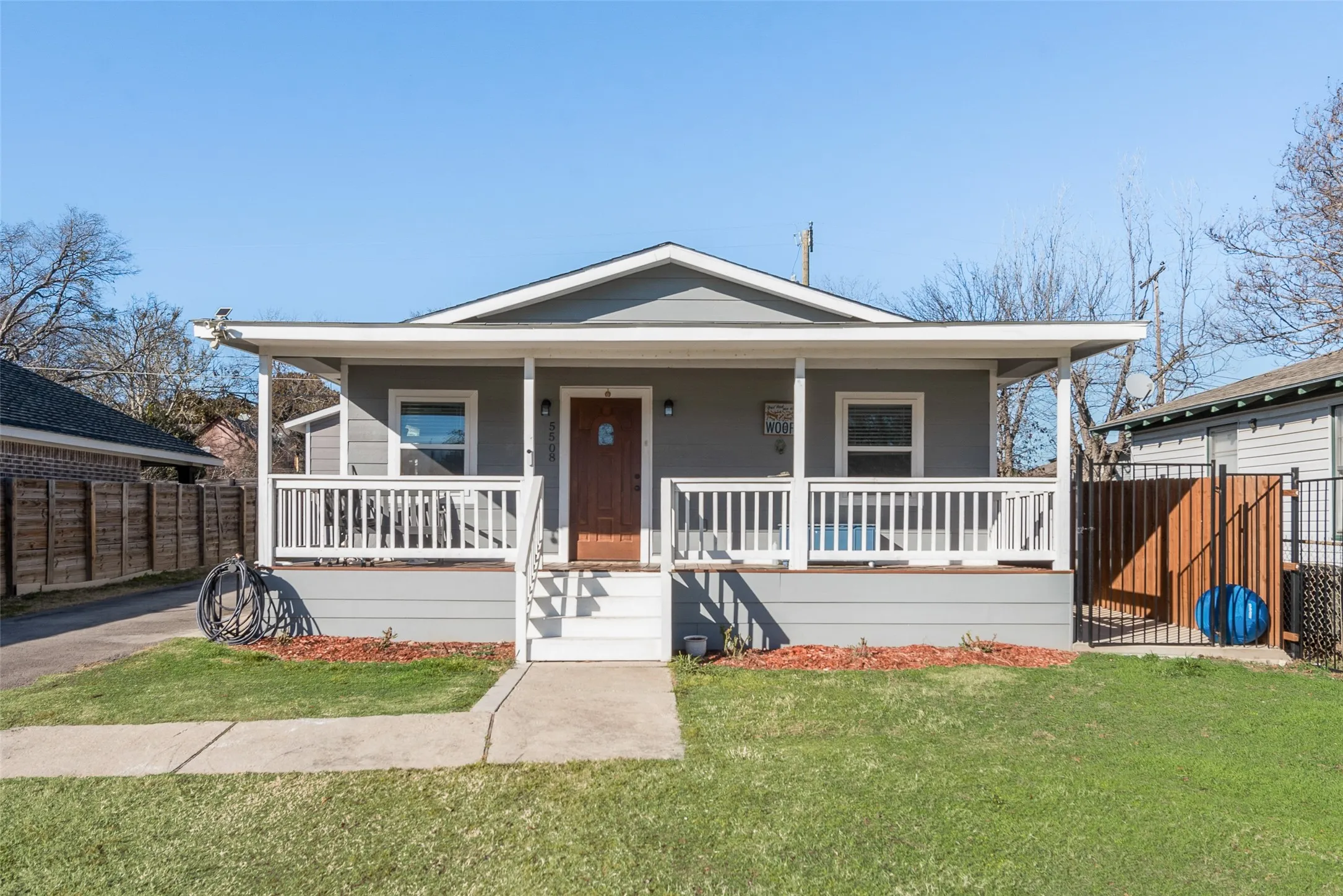 Single Family Residence For Sale in Tarrant County , 5508 Diaz Avenue, Fort Worth, Texas 76107, 2 Bedroom, 1 Bathroom, Garage spaces, 831 Sqft, built in 1945, mls#21303649, Real Estate Agent in Fort Worth, Homes For Sale in Tarrant county, Homes For Sale in Fort Worth, Realtor in Fort Worth Texas, Real Estate Brokerage Independent Realty Texas, Luminita Cordes Realtor