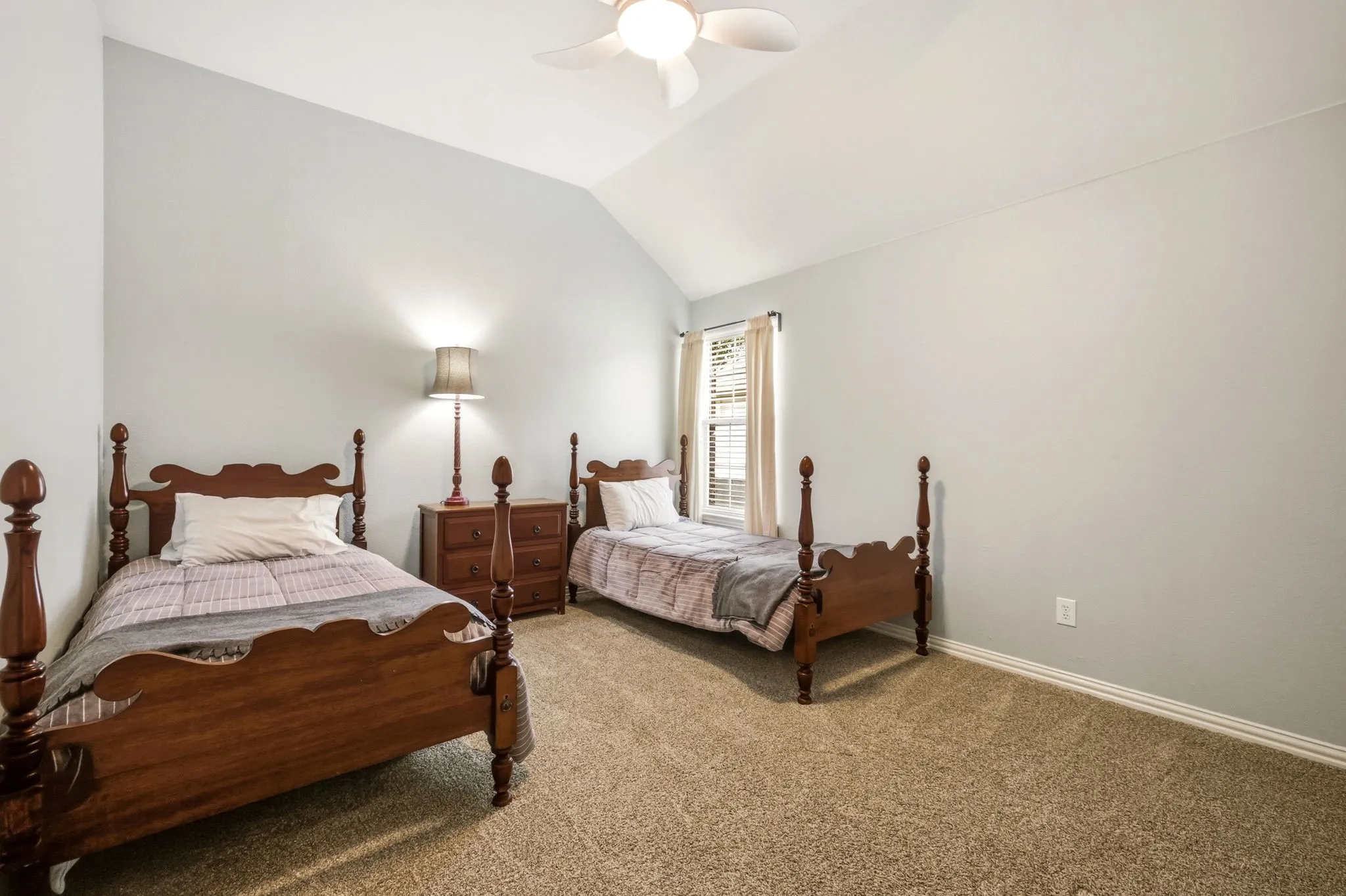 Single Family Residence For Sale in Denton County , 2127 Quail Meadow Lane, Frisco, Texas 75036, 4 Bedroom, 3 Bathroom, 2 Garage spaces, 3,056 Sqft, built in 2002, mls#21303035, Real Estate Agent in Frisco, Homes For Sale in Denton county, Homes For Sale in Frisco, Realtor in Frisco Texas, Real Estate Brokerage Independent Realty Texas, Luminita Cordes Realtor