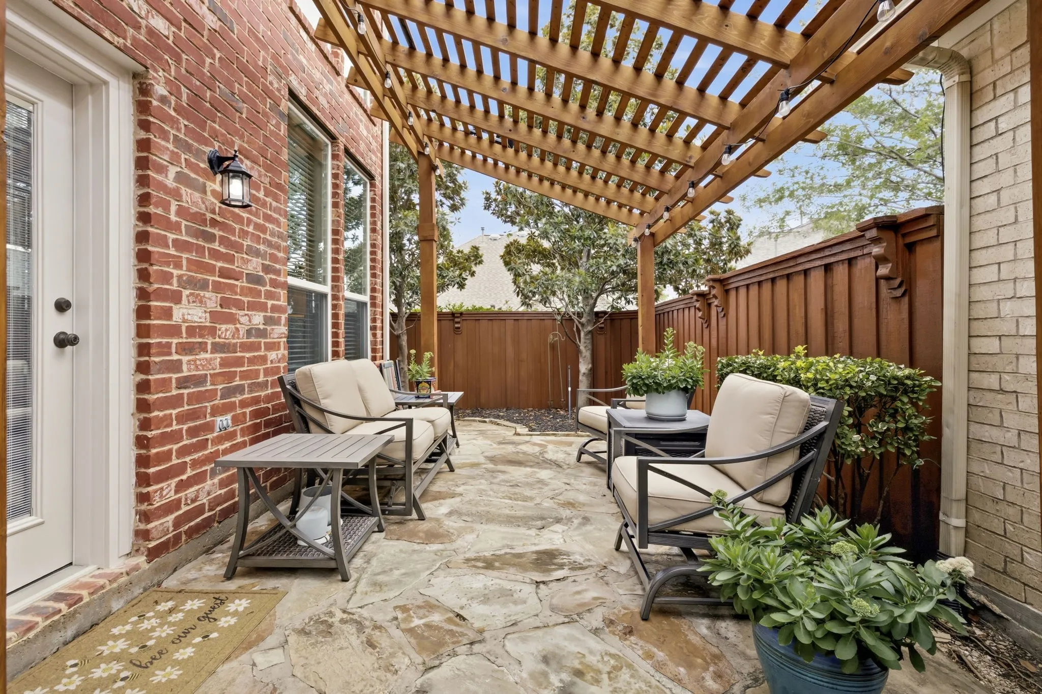 Single Family Residence For Sale in Denton County , 2127 Quail Meadow Lane, Frisco, Texas 75036, 4 Bedroom, 3 Bathroom, 2 Garage spaces, 3,056 Sqft, built in 2002, mls#21303035, Real Estate Agent in Frisco, Homes For Sale in Denton county, Homes For Sale in Frisco, Realtor in Frisco Texas, Real Estate Brokerage Independent Realty Texas, Luminita Cordes Realtor