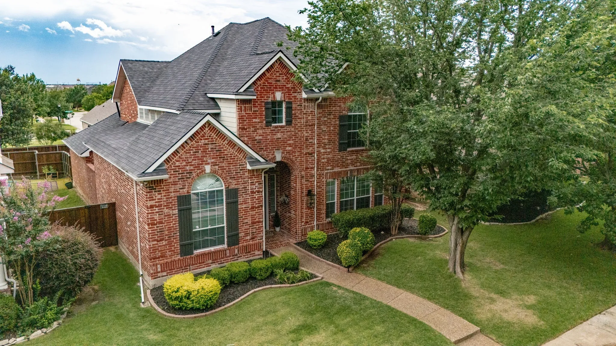 Single Family Residence For Sale in Denton County , 2127 Quail Meadow Lane, Frisco, Texas 75036, 4 Bedroom, 3 Bathroom, 2 Garage spaces, 3,056 Sqft, built in 2002, mls#21303035, Real Estate Agent in Frisco, Homes For Sale in Denton county, Homes For Sale in Frisco, Realtor in Frisco Texas, Real Estate Brokerage Independent Realty Texas, Luminita Cordes Realtor
