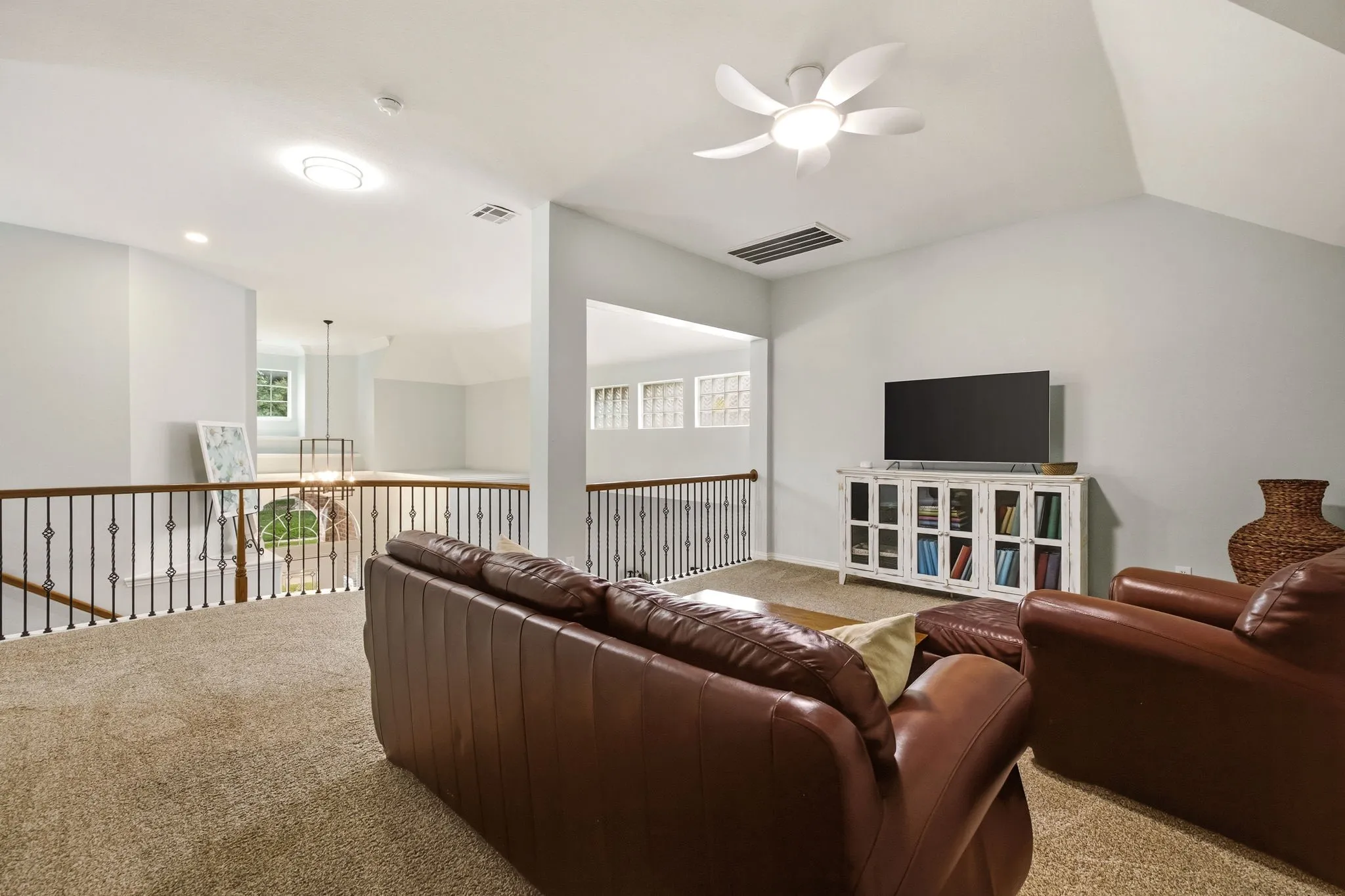 Single Family Residence For Sale in Denton County , 2127 Quail Meadow Lane, Frisco, Texas 75036, 4 Bedroom, 3 Bathroom, 2 Garage spaces, 3,056 Sqft, built in 2002, mls#21303035, Real Estate Agent in Frisco, Homes For Sale in Denton county, Homes For Sale in Frisco, Realtor in Frisco Texas, Real Estate Brokerage Independent Realty Texas, Luminita Cordes Realtor