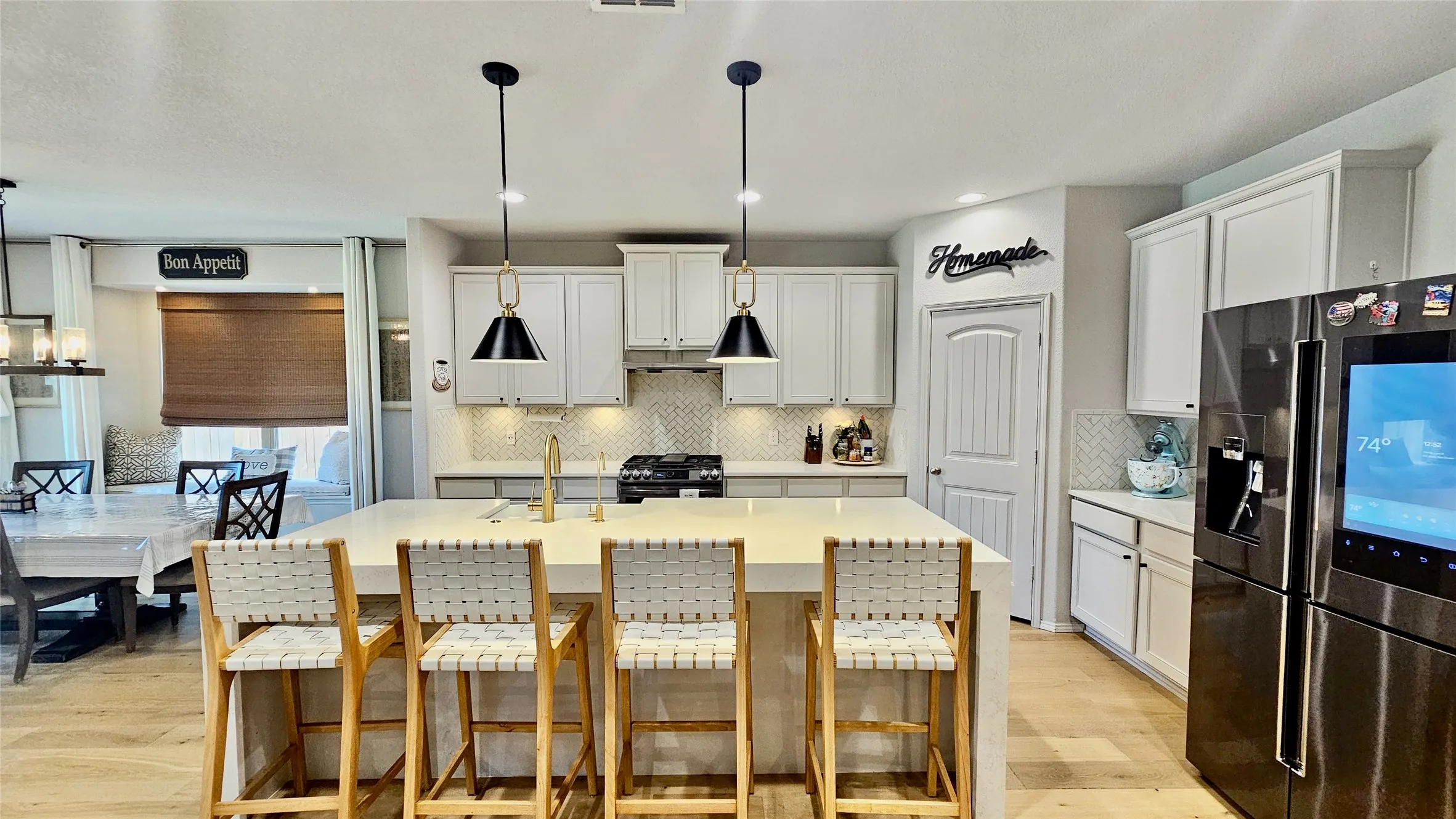 Single Family Residence For Sale in Tarrant County , 3744 Holly Brook Drive, Fort Worth, Texas 76244, 3 Bedroom, 3 Bathroom, 2 Garage spaces, 3,195 Sqft, built in 2017, Price $549,000, mls#21304281, Real Estate Agent in Fort Worth, Homes For Sale in Tarrant county, Homes For Sale in Fort Worth, Realtor in Fort Worth Texas, Real Estate Brokerage Independent Realty Texas, Luminita Cordes Realtor