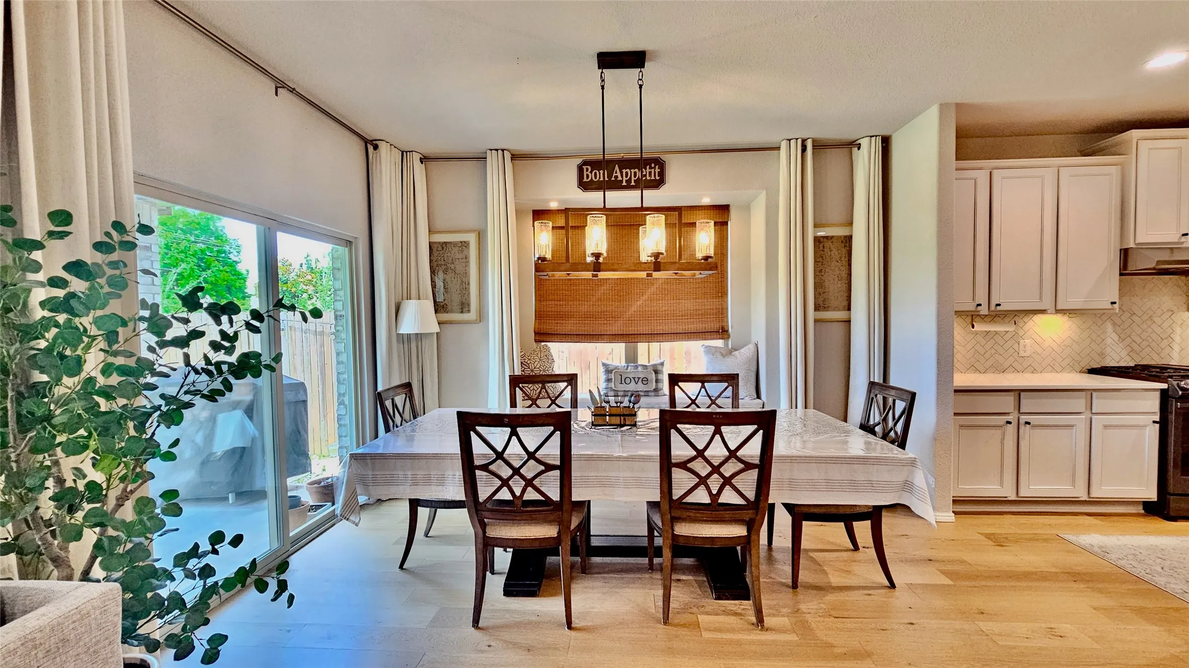 Single Family Residence For Sale in Tarrant County , 3744 Holly Brook Drive, Fort Worth, Texas 76244, 3 Bedroom, 3 Bathroom, 2 Garage spaces, 3,195 Sqft, built in 2017, Price $549,000, mls#21304281, Real Estate Agent in Fort Worth, Homes For Sale in Tarrant county, Homes For Sale in Fort Worth, Realtor in Fort Worth Texas, Real Estate Brokerage Independent Realty Texas, Luminita Cordes Realtor