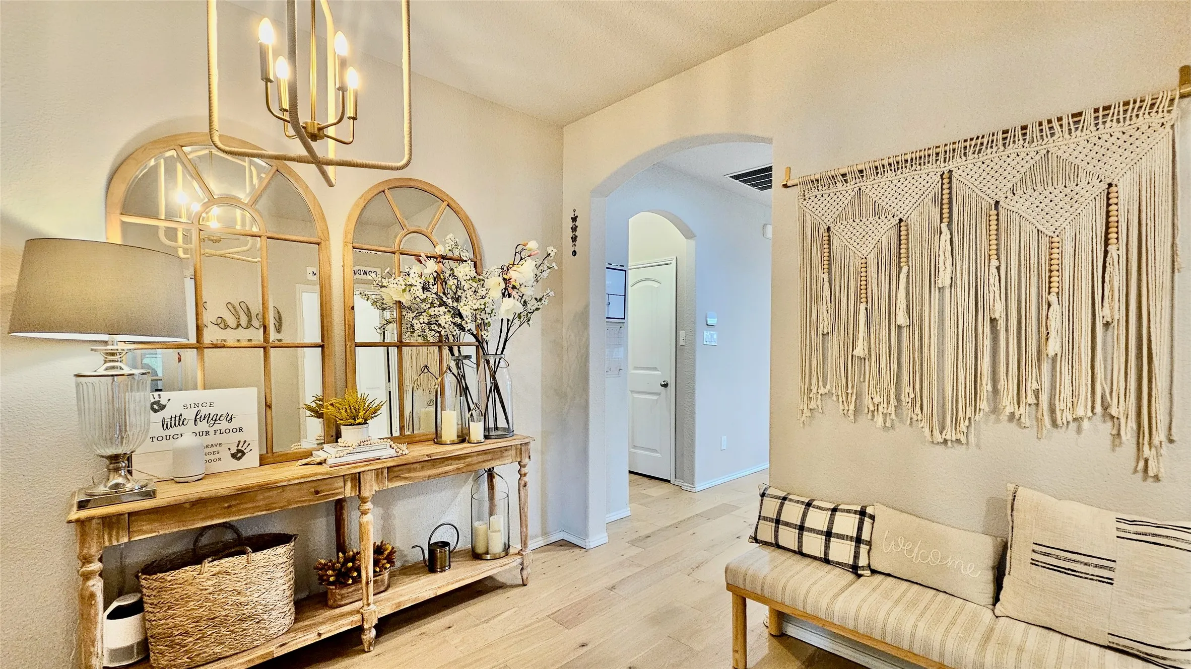 Single Family Residence For Sale in Tarrant County , 3744 Holly Brook Drive, Fort Worth, Texas 76244, 3 Bedroom, 3 Bathroom, 2 Garage spaces, 3,195 Sqft, built in 2017, Price $549,000, mls#21304281, Real Estate Agent in Fort Worth, Homes For Sale in Tarrant county, Homes For Sale in Fort Worth, Realtor in Fort Worth Texas, Real Estate Brokerage Independent Realty Texas, Luminita Cordes Realtor