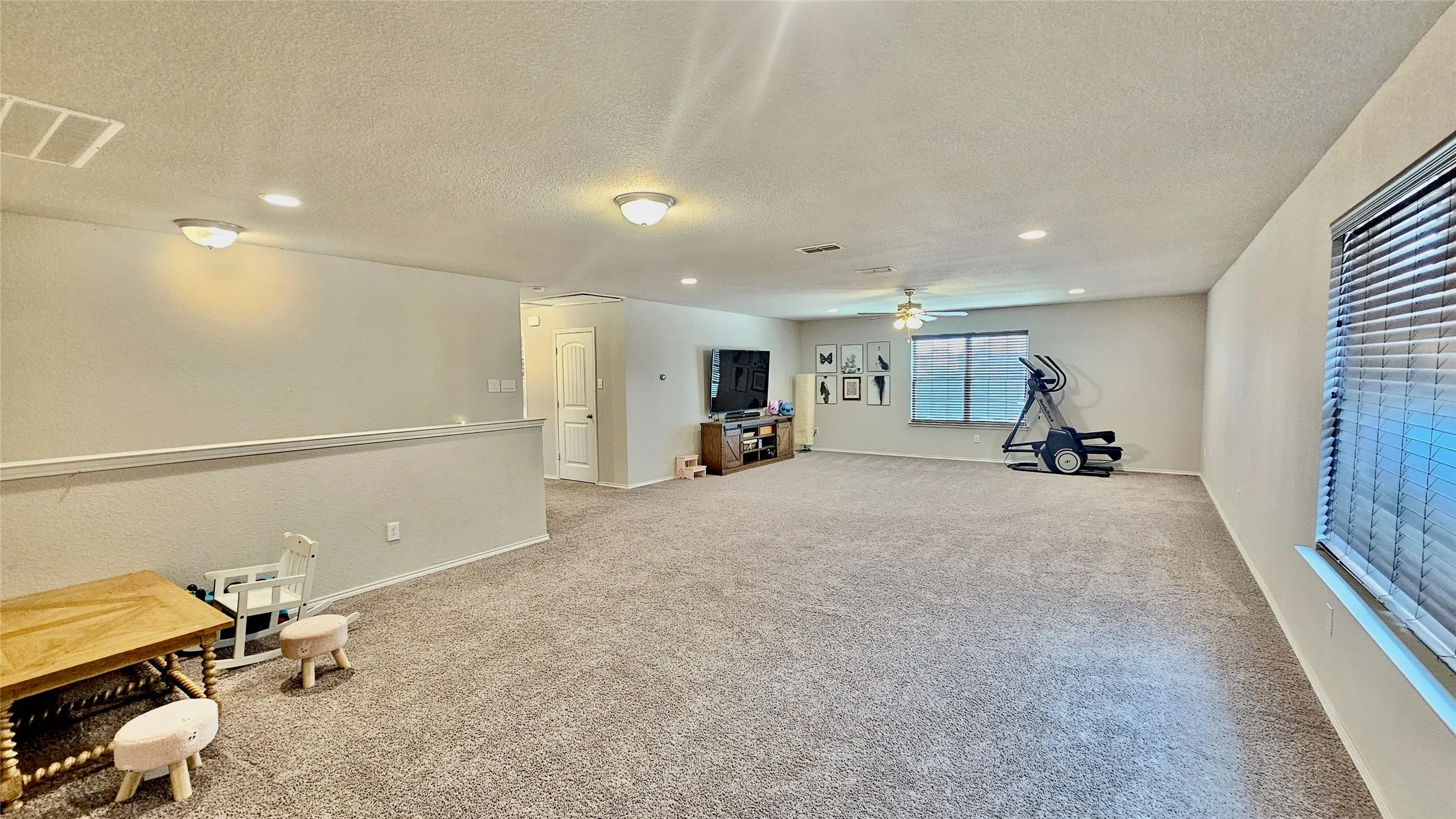 Single Family Residence For Sale in Tarrant County , 3744 Holly Brook Drive, Fort Worth, Texas 76244, 3 Bedroom, 3 Bathroom, 2 Garage spaces, 3,195 Sqft, built in 2017, Price $549,000, mls#21304281, Real Estate Agent in Fort Worth, Homes For Sale in Tarrant county, Homes For Sale in Fort Worth, Realtor in Fort Worth Texas, Real Estate Brokerage Independent Realty Texas, Luminita Cordes Realtor