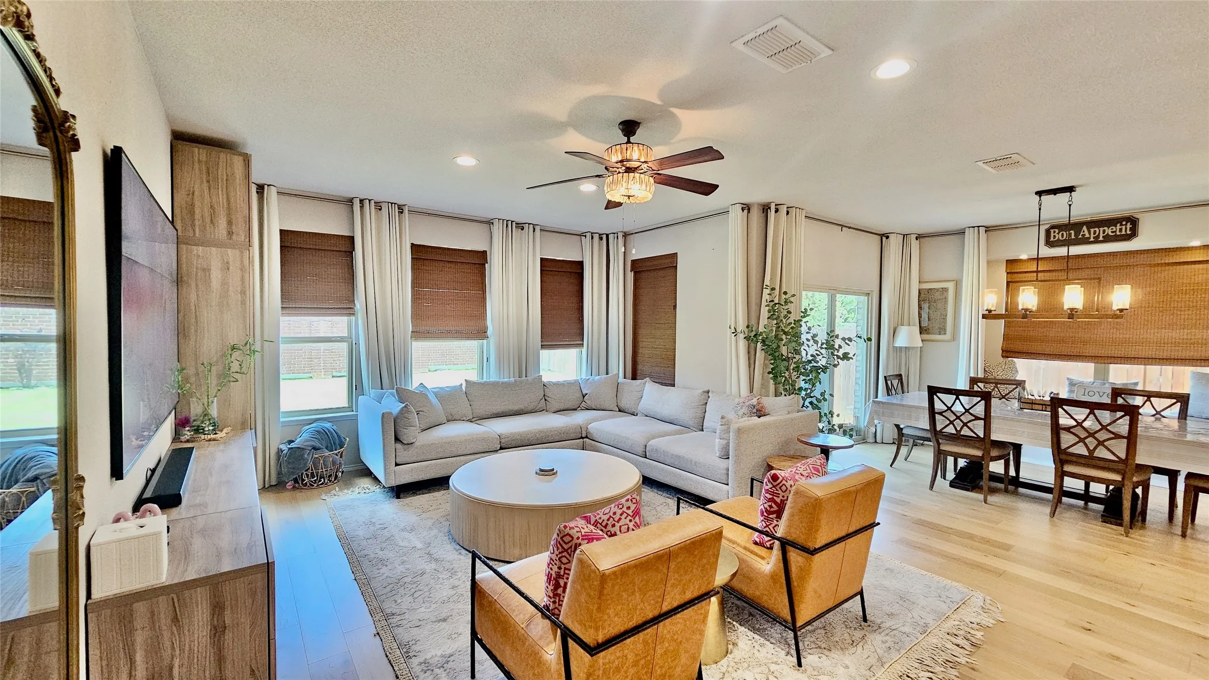 Single Family Residence For Sale in Tarrant County , 3744 Holly Brook Drive, Fort Worth, Texas 76244, 3 Bedroom, 3 Bathroom, 2 Garage spaces, 3,195 Sqft, built in 2017, Price $549,000, mls#21304281, Real Estate Agent in Fort Worth, Homes For Sale in Tarrant county, Homes For Sale in Fort Worth, Realtor in Fort Worth Texas, Real Estate Brokerage Independent Realty Texas, Luminita Cordes Realtor