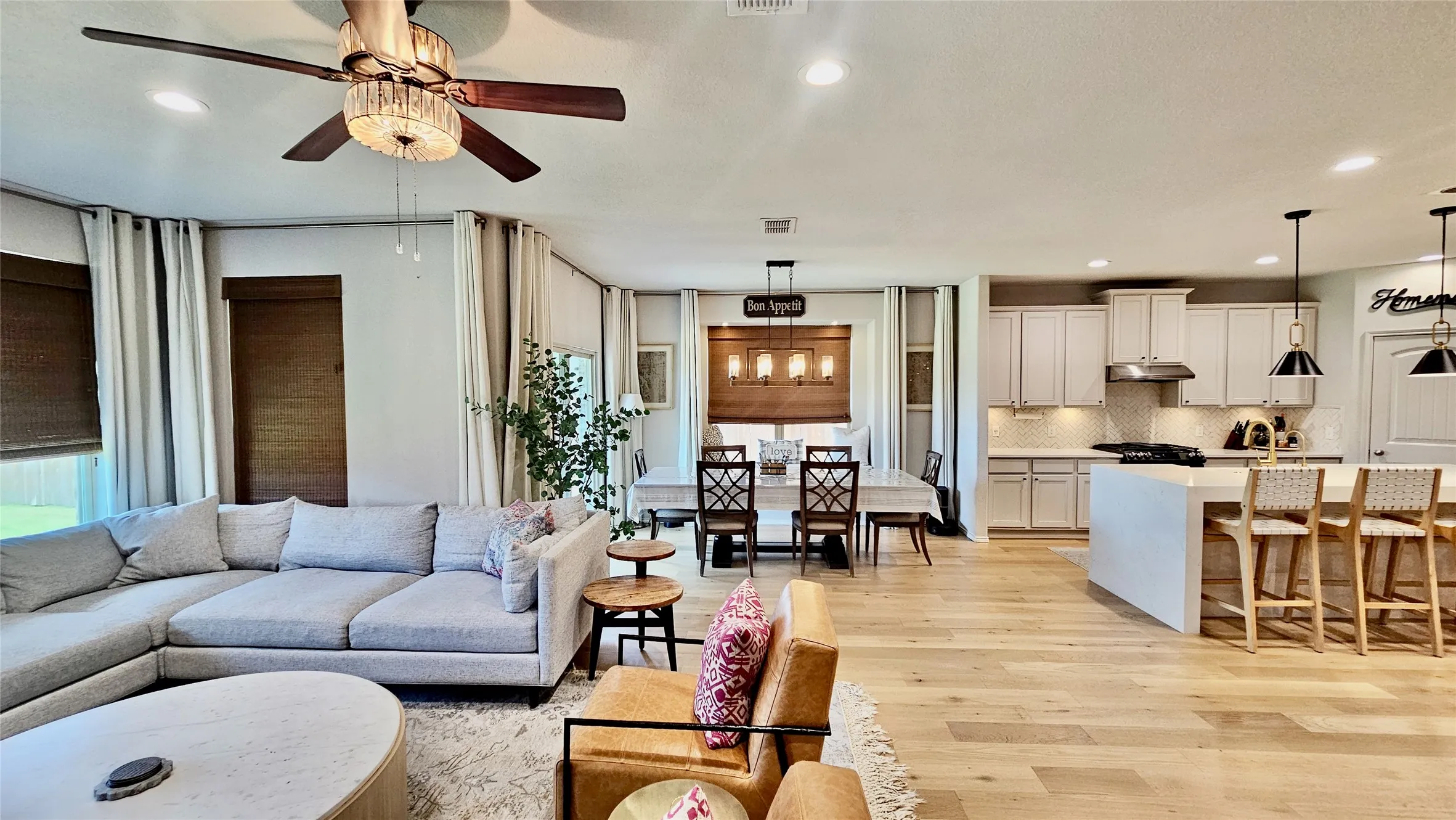 Single Family Residence For Sale in Tarrant County , 3744 Holly Brook Drive, Fort Worth, Texas 76244, 3 Bedroom, 3 Bathroom, 2 Garage spaces, 3,195 Sqft, built in 2017, Price $549,000, mls#21304281, Real Estate Agent in Fort Worth, Homes For Sale in Tarrant county, Homes For Sale in Fort Worth, Realtor in Fort Worth Texas, Real Estate Brokerage Independent Realty Texas, Luminita Cordes Realtor