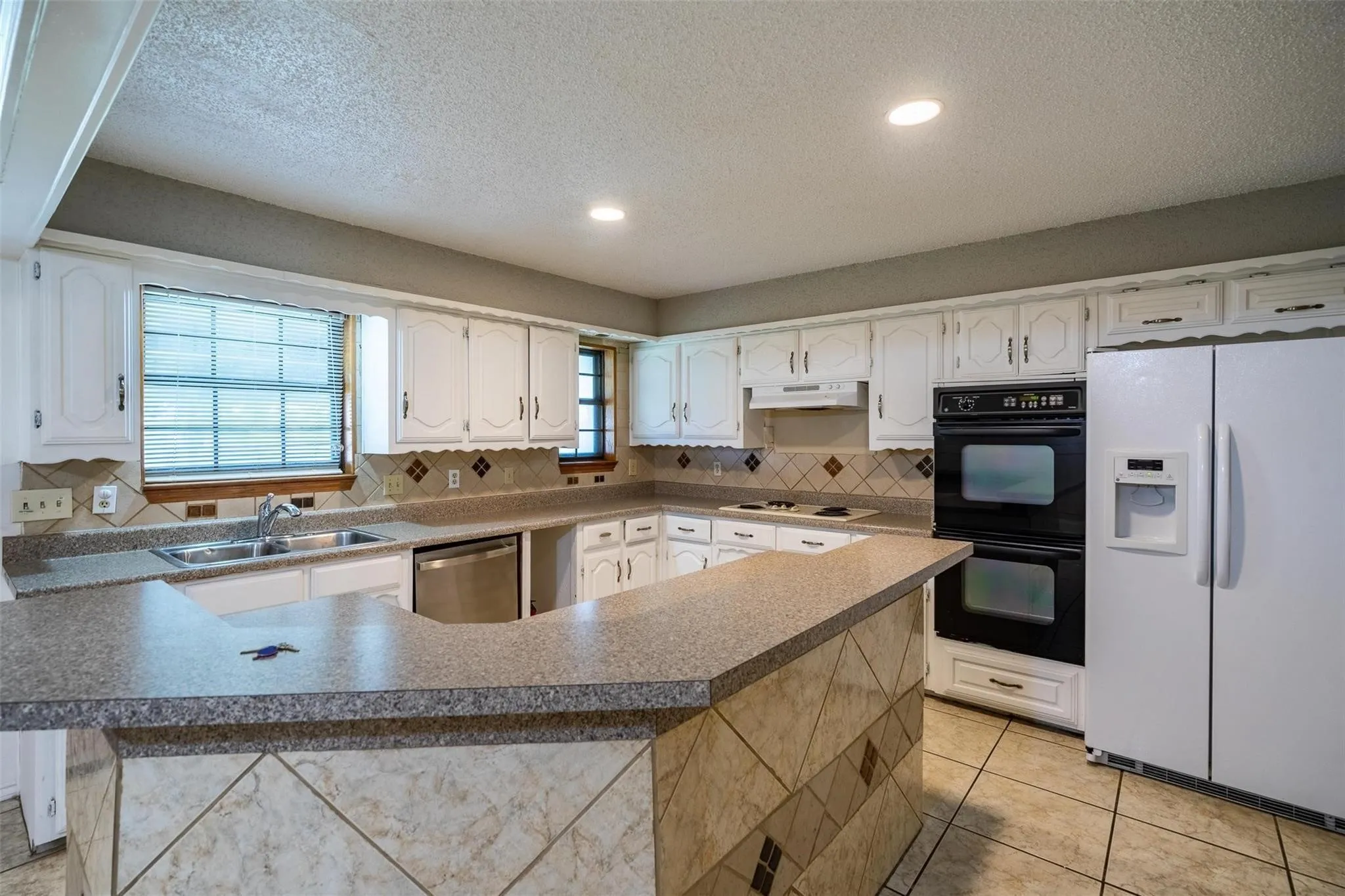Single Family Residence For Rent in Dallas County , 4212 Village Green Drive, Irving, Texas 75038, 5 Bedrooms, 3 Bathrooms, 2 Garage spaces, 3,098 Sqft, built in 1975, Price $2,695, mls#21304593, Real Estate Agent in Irving, Homes For Rent in Dallas county, Homes For Rent in Irving, Realtor in Irving Texas, Real Estate Brokerage Independent Realty Texas, Luminita Cordes Realtor