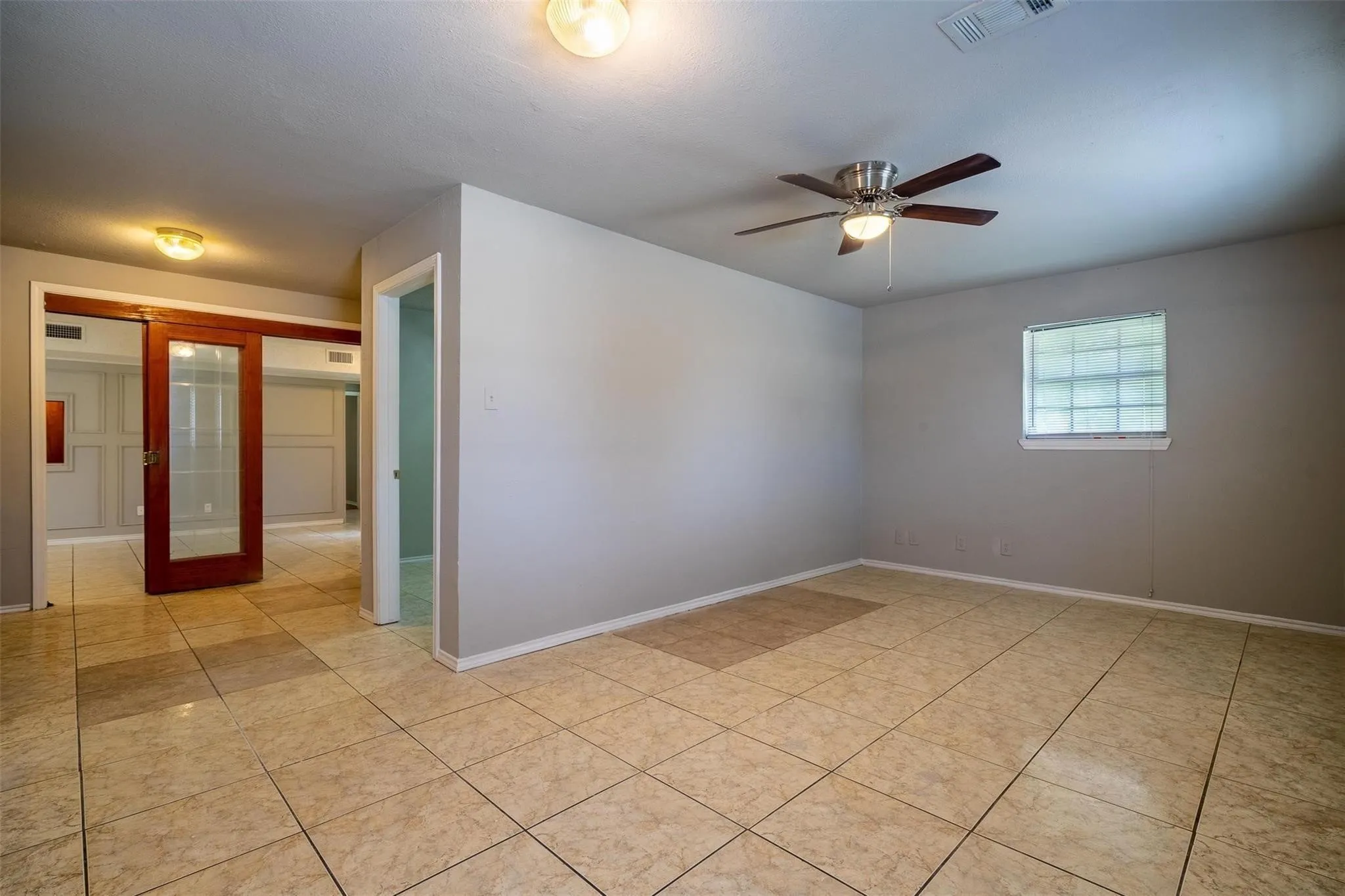 Single Family Residence For Rent in Dallas County , 4212 Village Green Drive, Irving, Texas 75038, 5 Bedrooms, 3 Bathrooms, 2 Garage spaces, 3,098 Sqft, built in 1975, Price $2,695, mls#21304593, Real Estate Agent in Irving, Homes For Rent in Dallas county, Homes For Rent in Irving, Realtor in Irving Texas, Real Estate Brokerage Independent Realty Texas, Luminita Cordes Realtor