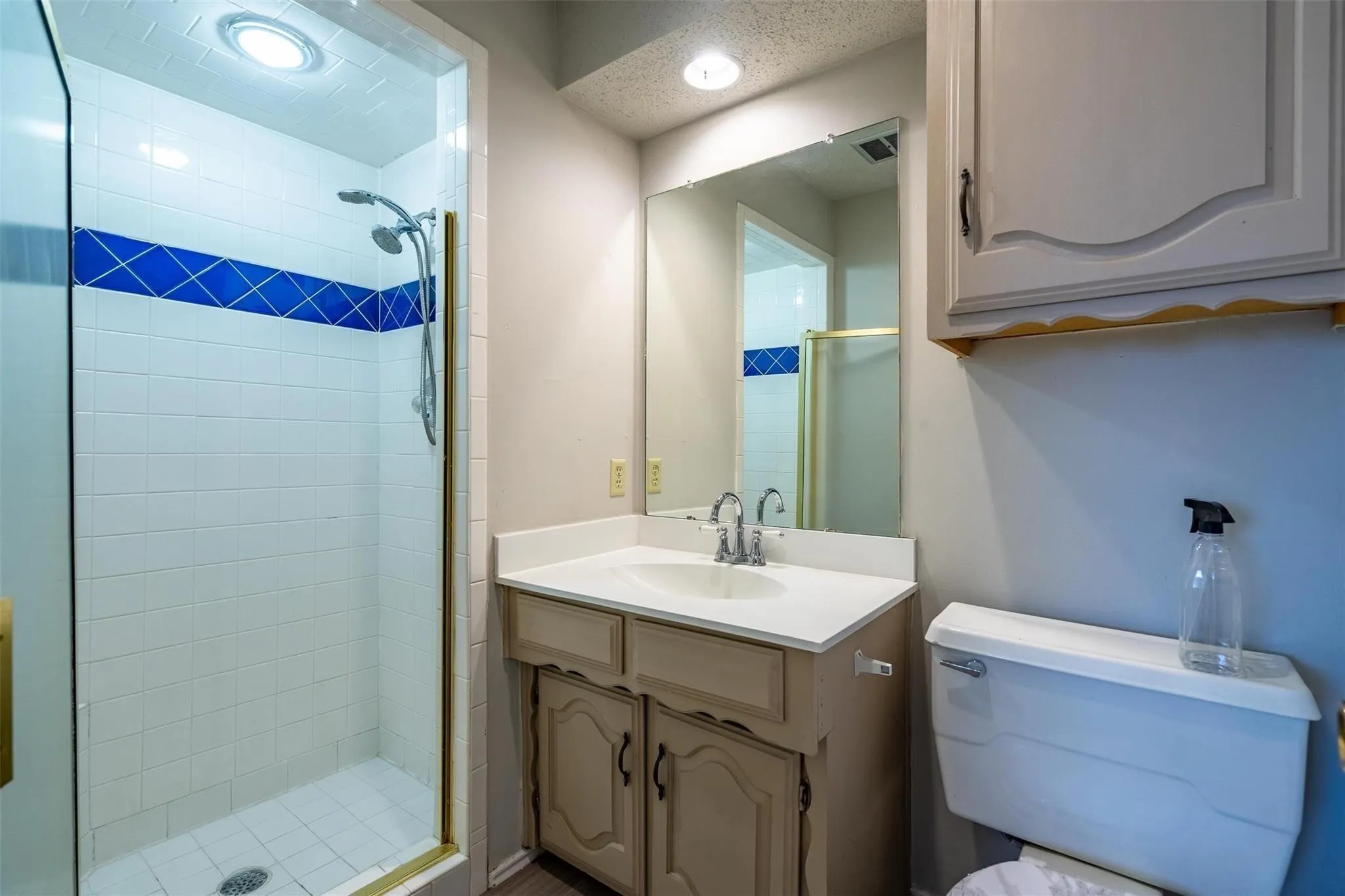 Single Family Residence For Rent in Dallas County , 4212 Village Green Drive, Irving, Texas 75038, 5 Bedrooms, 3 Bathrooms, 2 Garage spaces, 3,098 Sqft, built in 1975, Price $2,695, mls#21304593, Real Estate Agent in Irving, Homes For Rent in Dallas county, Homes For Rent in Irving, Realtor in Irving Texas, Real Estate Brokerage Independent Realty Texas, Luminita Cordes Realtor