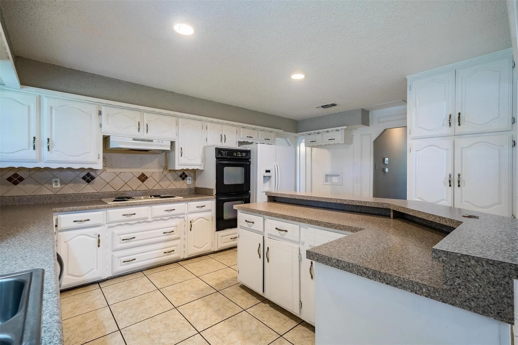 Single Family Residence For Rent in Dallas County , 4212 Village Green Drive, Irving, Texas 75038, 5 Bedrooms, 3 Bathrooms, 2 Garage spaces, 3,098 Sqft, built in 1975, Price $2,695, mls#21304593, Real Estate Agent in Irving, Homes For Rent in Dallas county, Homes For Rent in Irving, Realtor in Irving Texas, Real Estate Brokerage Independent Realty Texas, Luminita Cordes Realtor