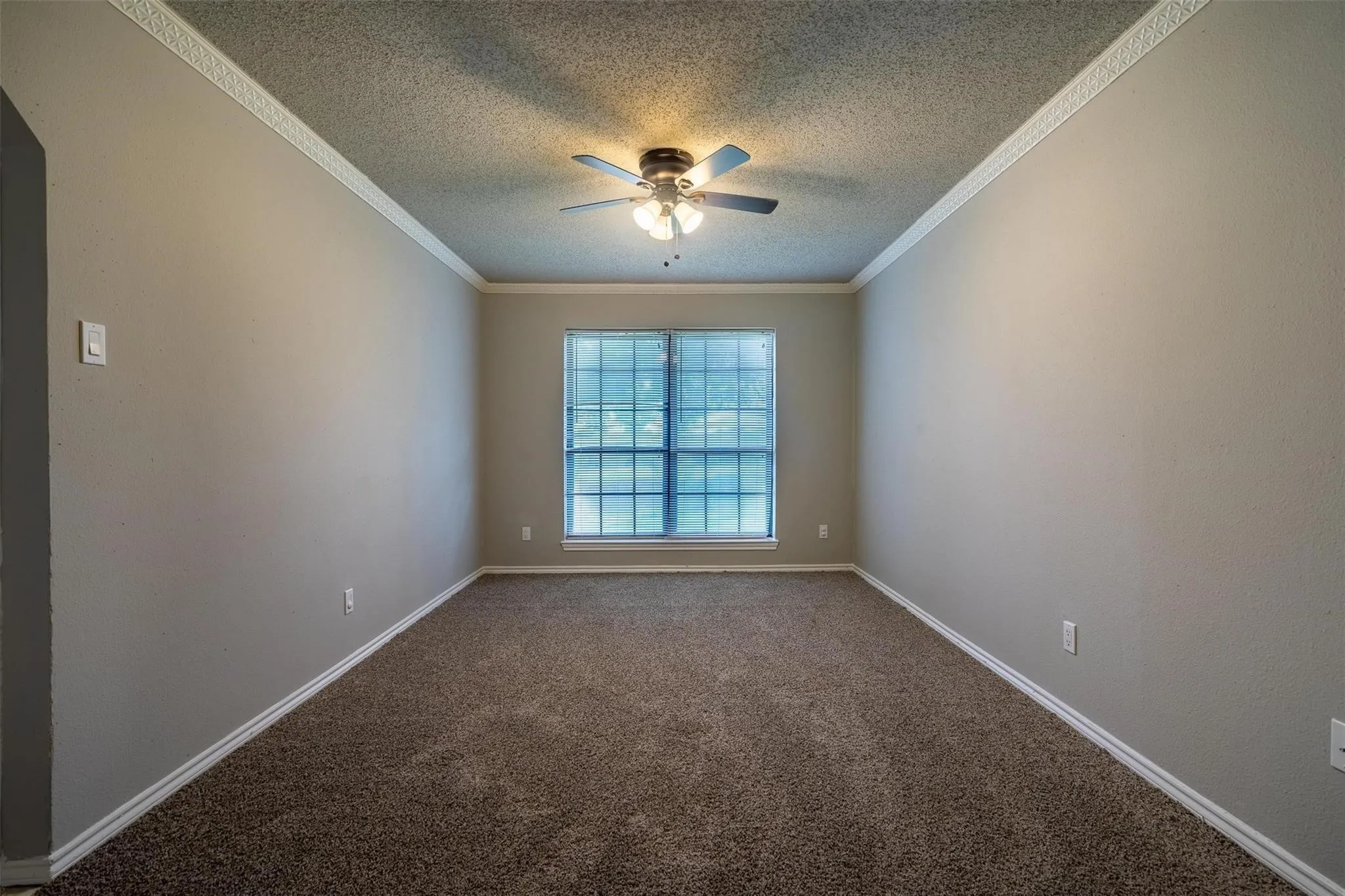 Single Family Residence For Rent in Dallas County , 4212 Village Green Drive, Irving, Texas 75038, 5 Bedrooms, 3 Bathrooms, 2 Garage spaces, 3,098 Sqft, built in 1975, Price $2,695, mls#21304593, Real Estate Agent in Irving, Homes For Rent in Dallas county, Homes For Rent in Irving, Realtor in Irving Texas, Real Estate Brokerage Independent Realty Texas, Luminita Cordes Realtor
